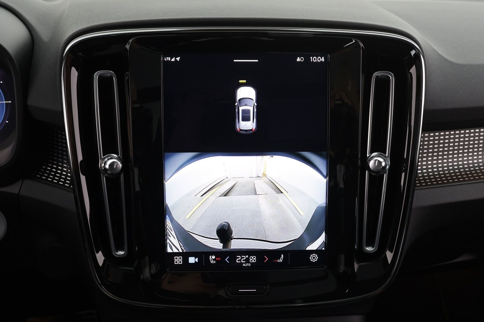 Volvo XC40 2022 Recharge Twin Business Pro aut * ACC / ILP / H&K / 360° / Muistipenkki / Panorama / Koukku / Full LED / BLIS / Facelift * - 1.Om Suomi-auto / Akku kuntotarkastettu / Kahdet renkaat aluvanteilla / Merkkihuollettu / Hyvät varusteet! - HULLUT JOULUT KORKOTARJOUS 2,49% 