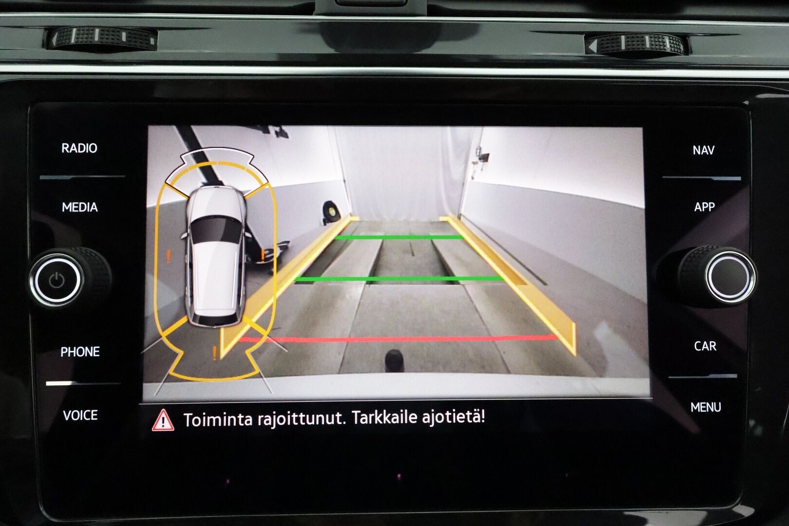 Volkswagen Tiguan 2021 R-Line eHybrid 180 kW DSG-automaatti **Adapt.Vakkari / Matrix-LED / P.kamera / Muistipenkit / Lohkolämmitin / Koukku** - 3,99 % KORKOTARJOUS TÄHÄN AUTOON - Suomi-auto / Kahdet Renkaat