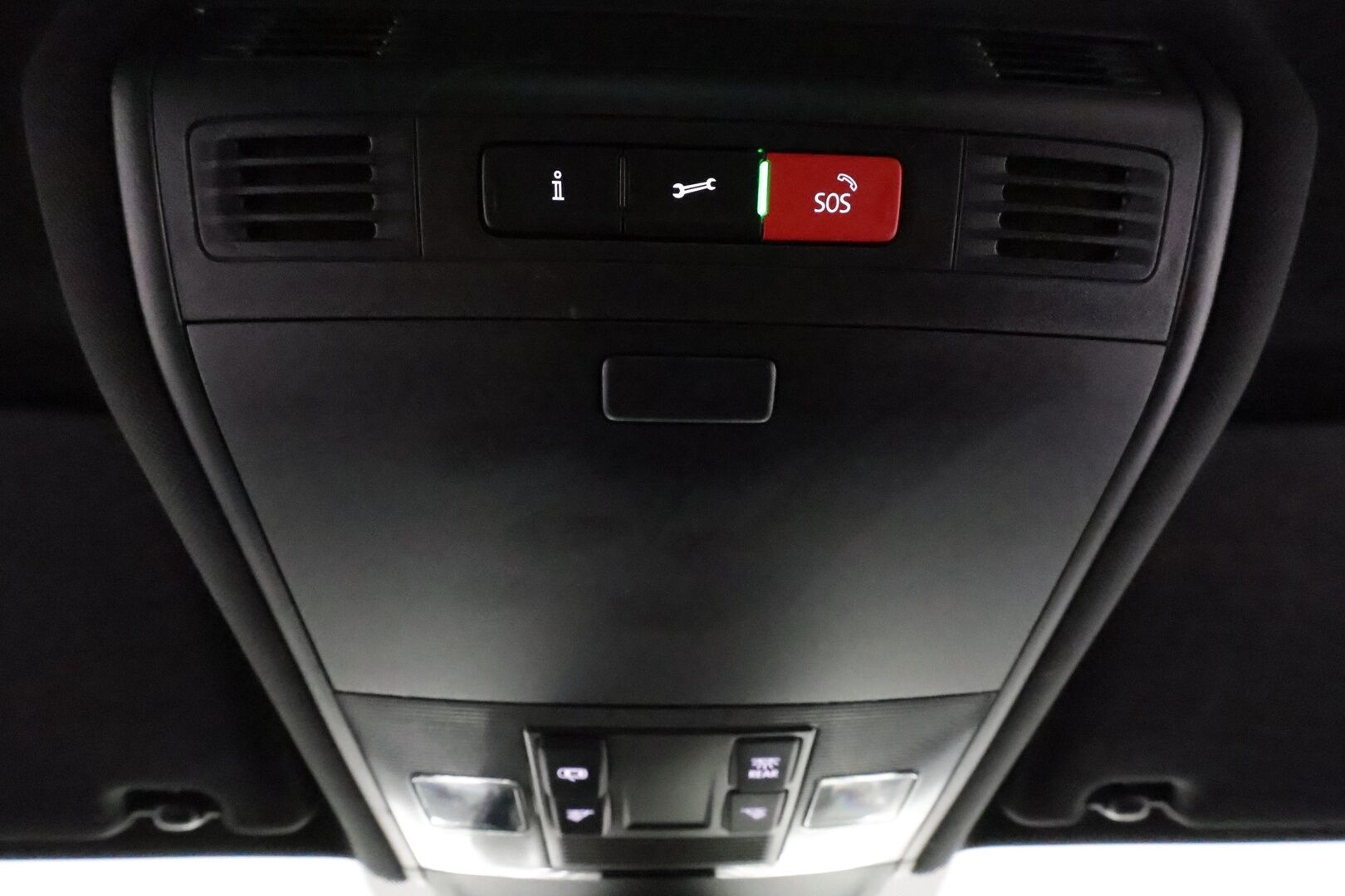 Volkswagen Tiguan 2021 R-Line eHybrid 180 kW DSG-automaatti **Adapt.Vakkari / Matrix-LED / P.kamera / Muistipenkit / Lohkolämmitin / Koukku** - 3,99 % KORKOTARJOUS TÄHÄN AUTOON - Suomi-auto / Kahdet Renkaat