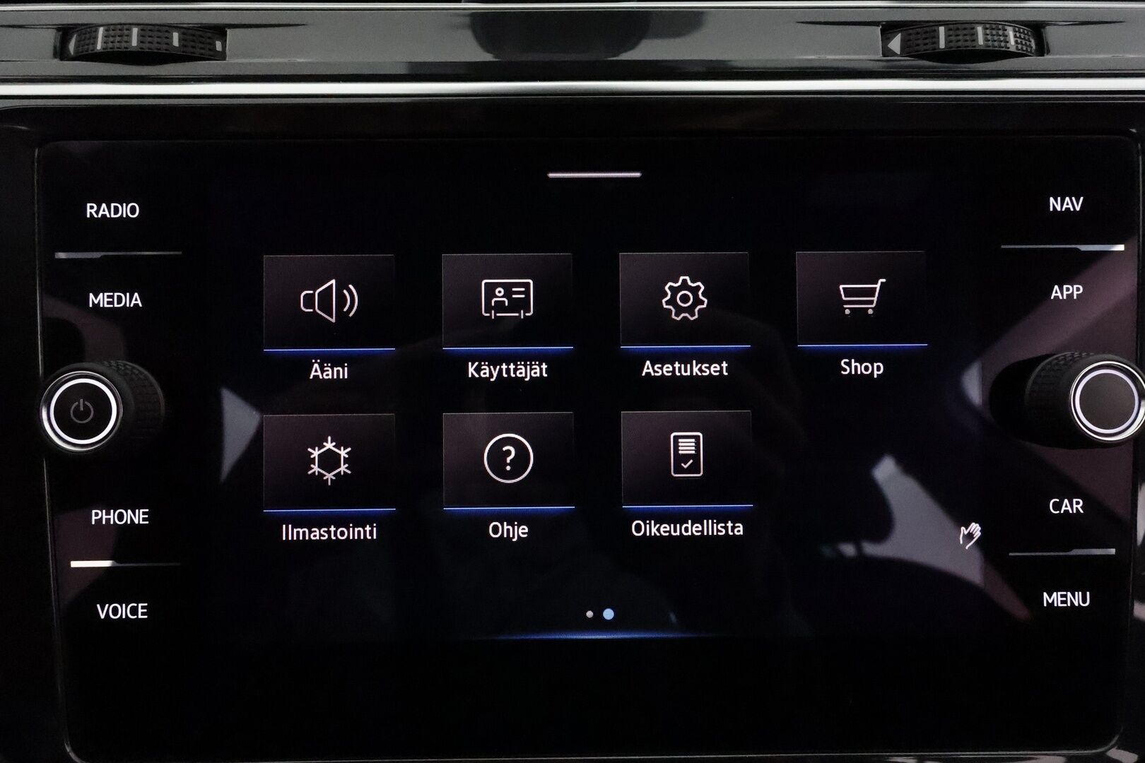 Volkswagen Tiguan 2021 R-Line eHybrid 180 kW DSG-automaatti **Adapt.Vakkari / Matrix-LED / P.kamera / Muistipenkit / Lohkolämmitin / Koukku** - 3,99 % KORKOTARJOUS TÄHÄN AUTOON - Suomi-auto / Kahdet Renkaat