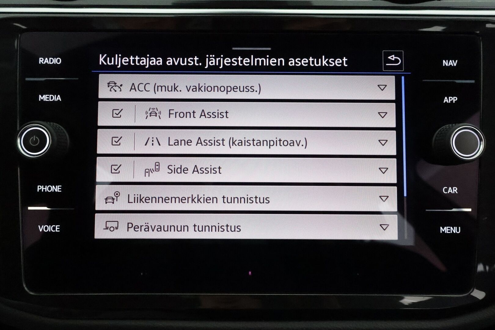 Volkswagen Tiguan 2021 R-Line eHybrid 180 kW DSG-automaatti **Adapt.Vakkari / Matrix-LED / P.kamera / Muistipenkit / Lohkolämmitin / Koukku** - 3,99 % KORKOTARJOUS TÄHÄN AUTOON - Akku kuntotarkastettu / Suomi-auto / Kahdet Renkaat