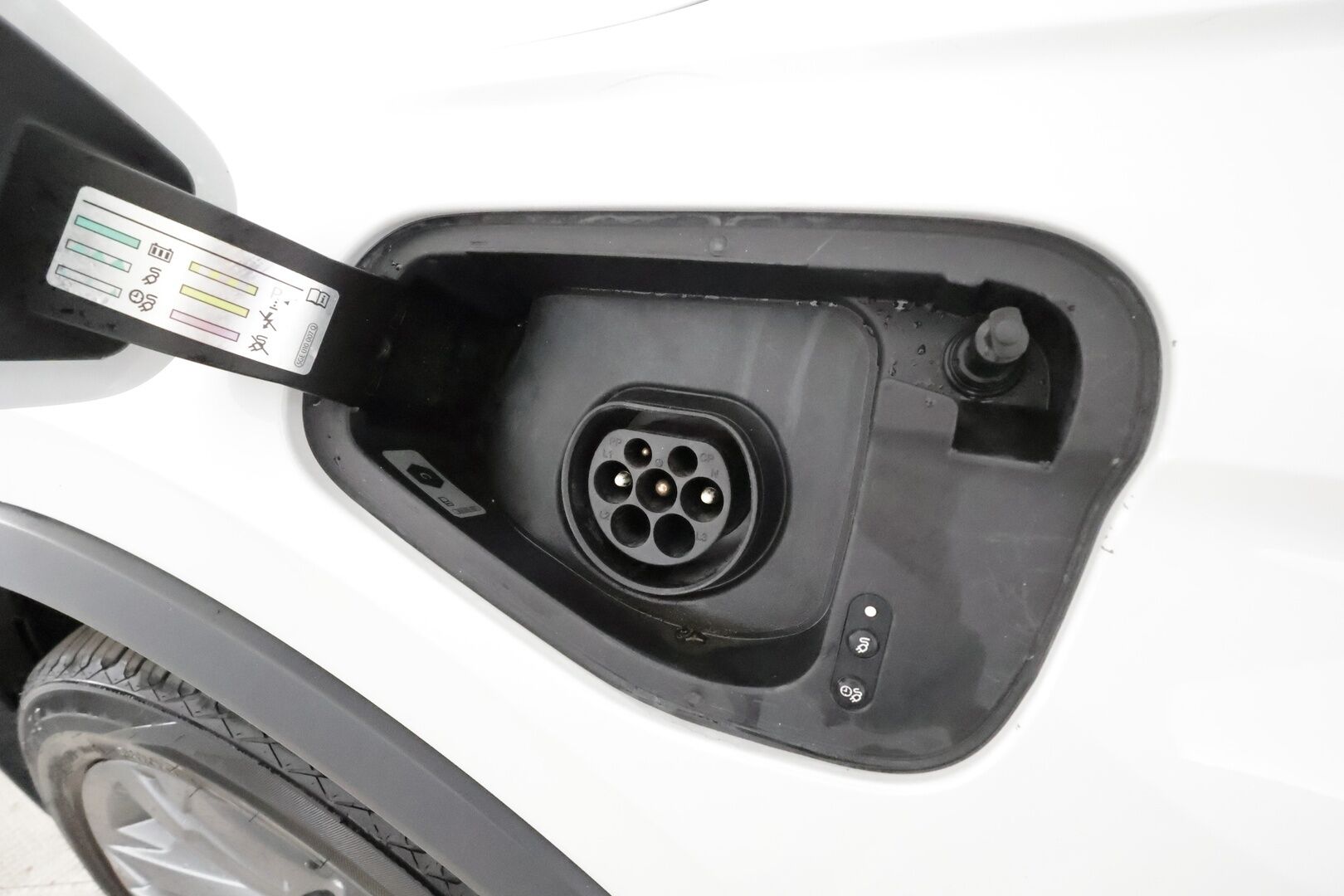 Volkswagen Tiguan 2021 R-Line eHybrid 180 kW DSG-automaatti **Adapt.Vakkari / Matrix-LED / P.kamera / Muistipenkit / Lohkolämmitin / Koukku** - 3,99 % KORKOTARJOUS TÄHÄN AUTOON - Suomi-auto / Kahdet Renkaat