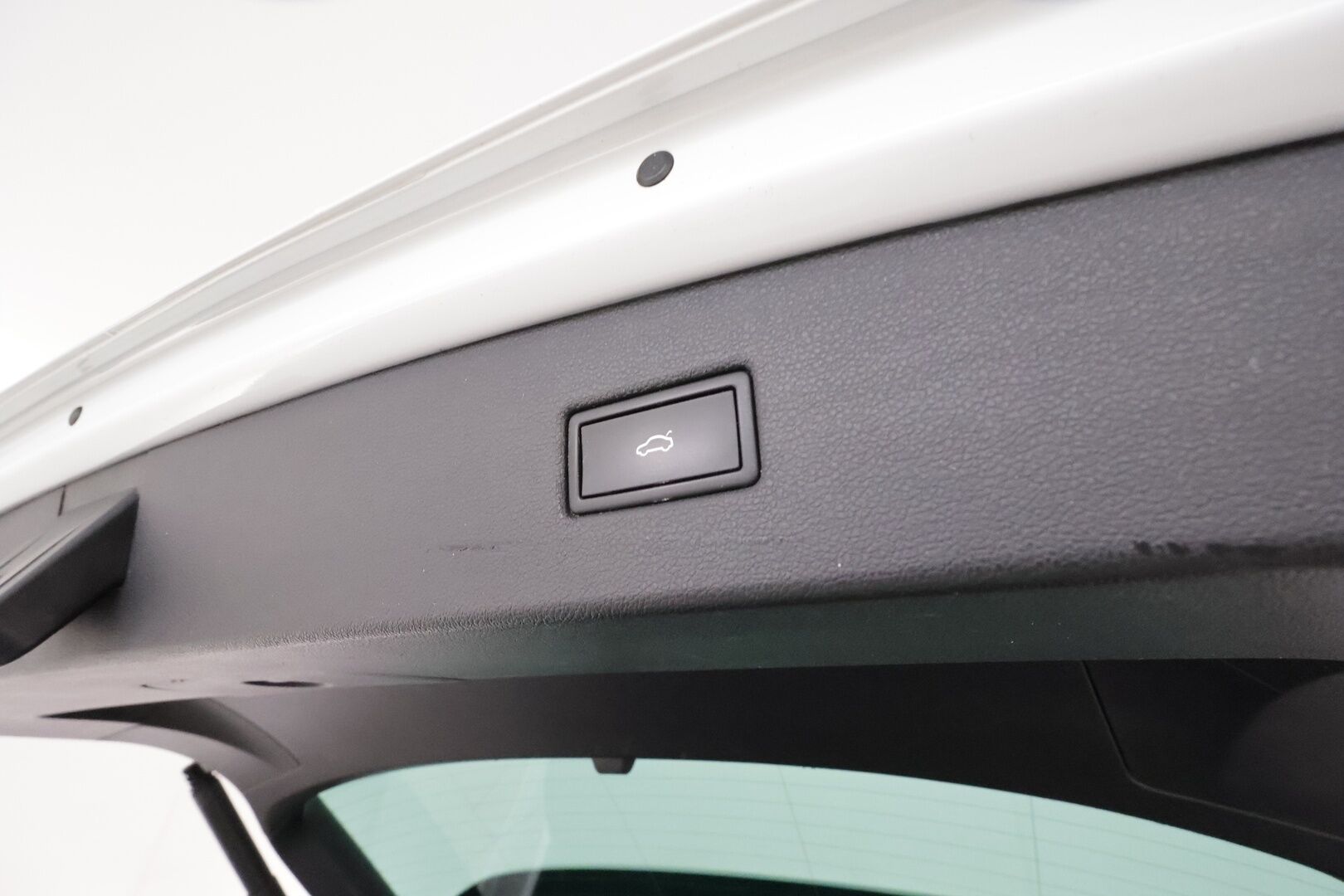 Volkswagen Tiguan 2021 R-Line eHybrid 180 kW DSG-automaatti **Adapt.Vakkari / Matrix-LED / P.kamera / Muistipenkit / Lohkolämmitin / Koukku** - 3,99 % KORKOTARJOUS TÄHÄN AUTOON - Suomi-auto / Kahdet Renkaat