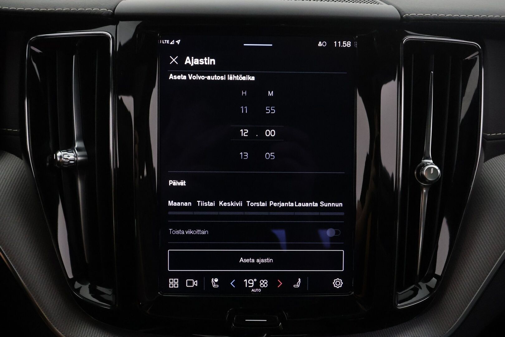 Volvo XC60 2022 T8 TwE AWD Business Polestar Engineered aut - | ACC | Webasto | Öhlins | Harman/Kardon | Panorama | Sporttipenkit muistilla | 360° | Full-LED Active | BLIS | Pilot Assist | 2x renkaat aluin | 