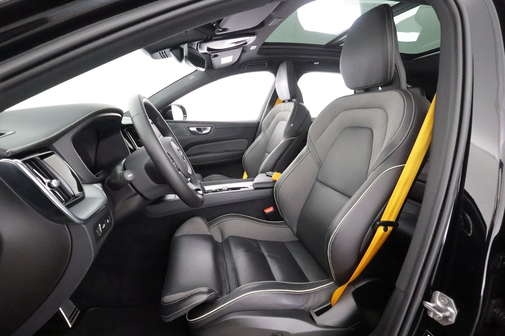Volvo XC60 2022 T8 TwE AWD Business Polestar Engineered aut - | ACC | Webasto | Öhlins | Harman/Kardon | Panorama | Sporttipenkit muistilla | 360° | Full-LED Active | BLIS | Pilot Assist | 2x renkaat aluin | 