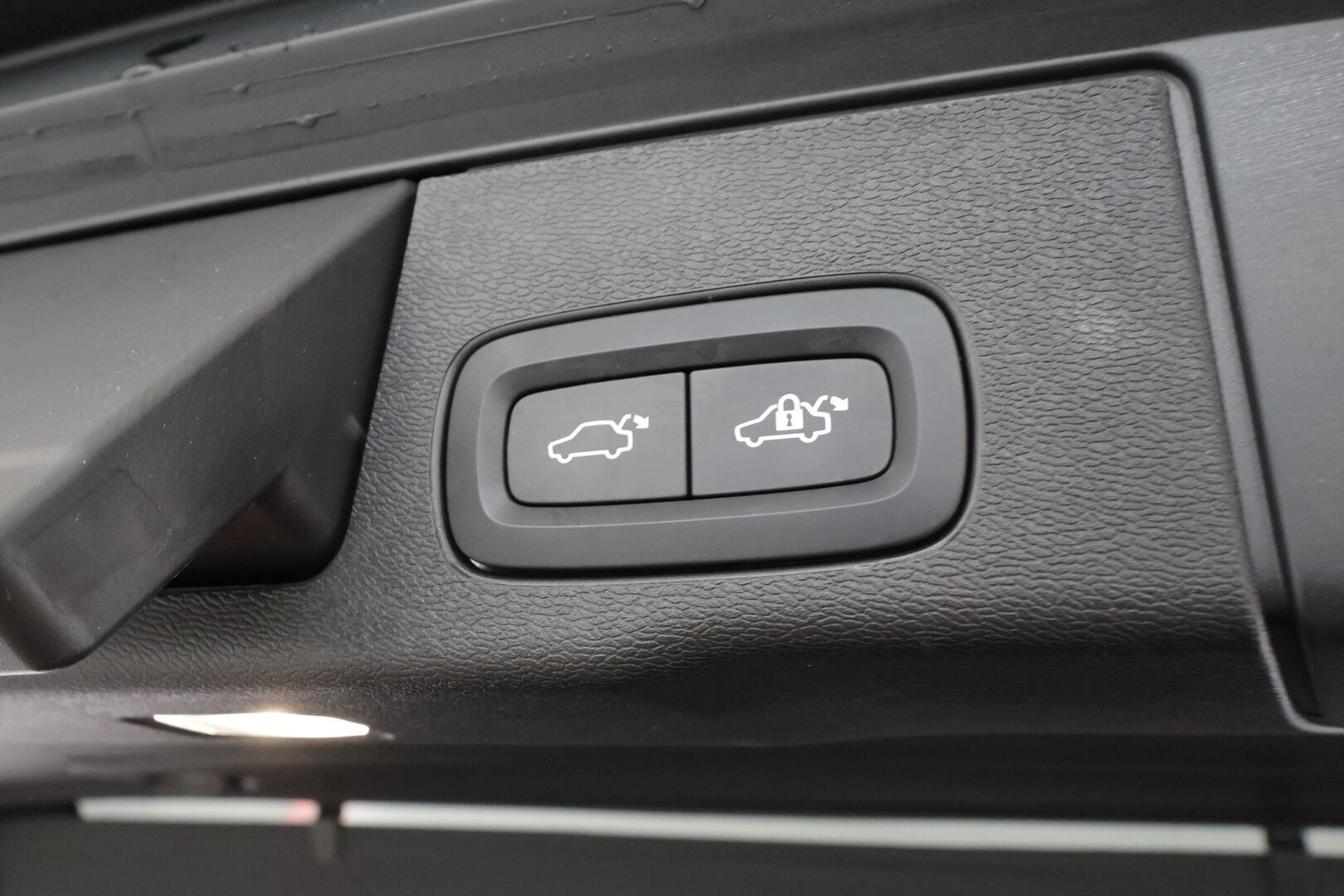 Volvo XC60 2022 T8 TwE AWD Business Polestar Engineered aut - | ACC | Webasto | Öhlins | Harman/Kardon | Panorama | Sporttipenkit muistilla | 360° | Full-LED Active | BLIS | Pilot Assist | 2x renkaat aluin | 