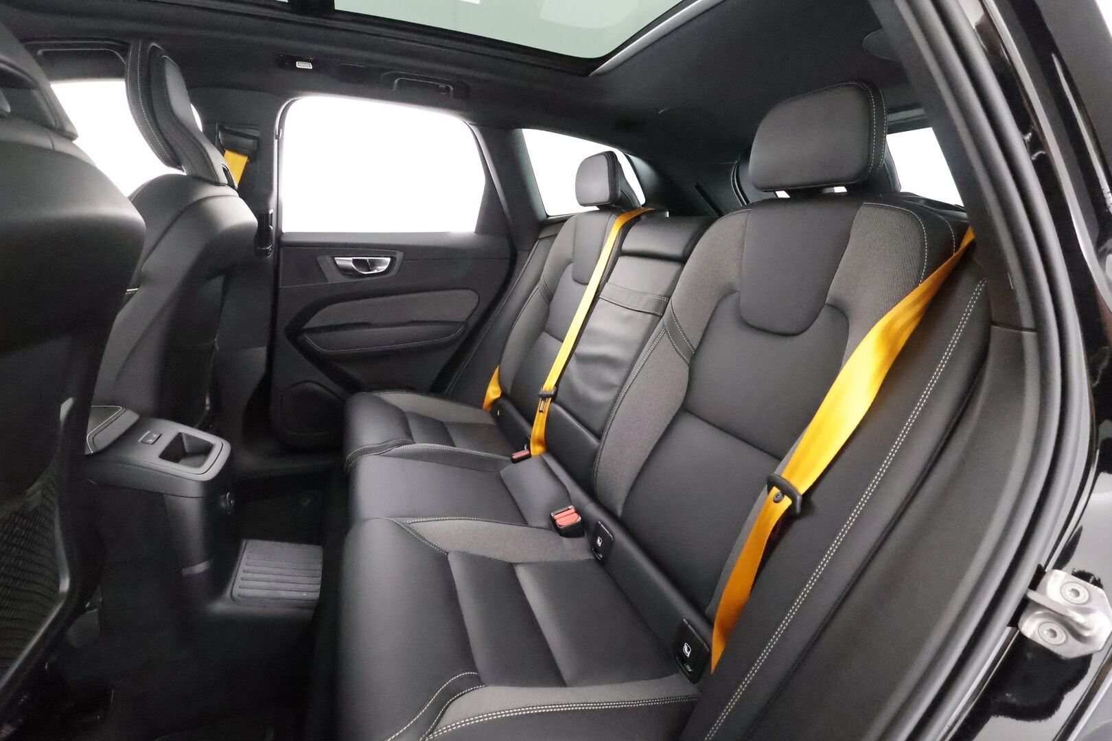 Volvo XC60 2022 T8 TwE AWD Business Polestar Engineered aut - | ACC | Webasto | Öhlins | Harman/Kardon | Panorama | Sporttipenkit muistilla | 360° | Full-LED Active | BLIS | Pilot Assist | 2x renkaat aluin | 