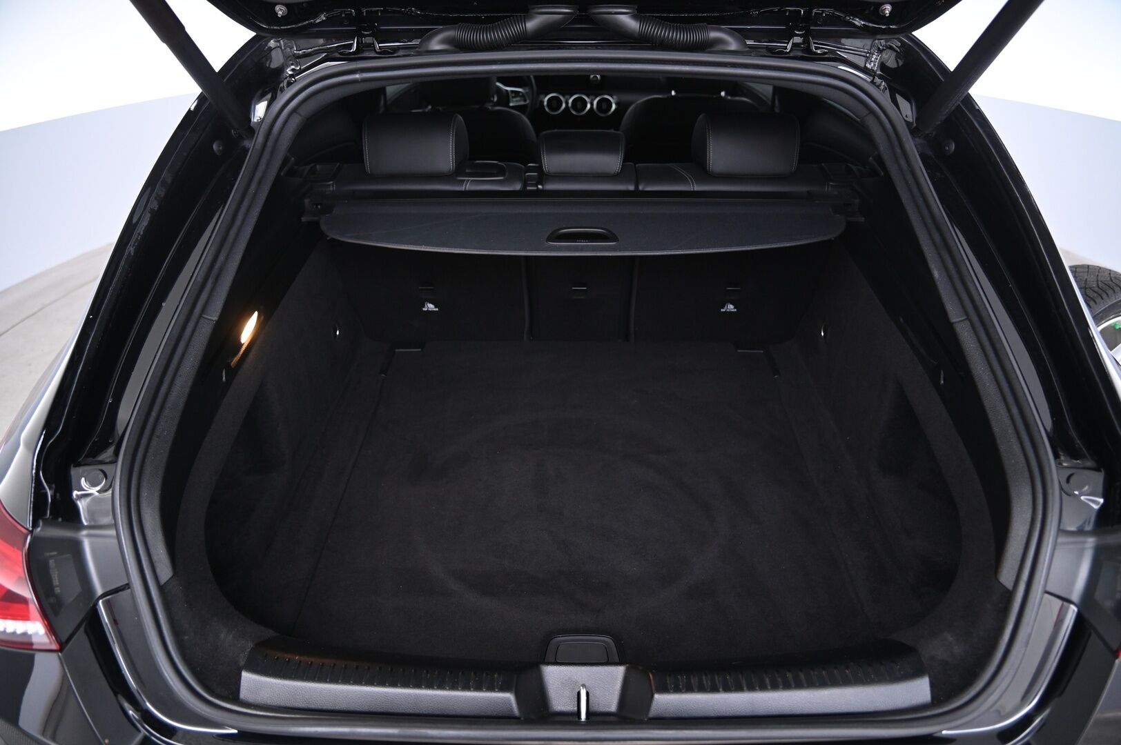 Mercedes-Benz CLA 2021 180 A Shooting Brake Business Progressive - Tarkemmat tiedot tulossa!