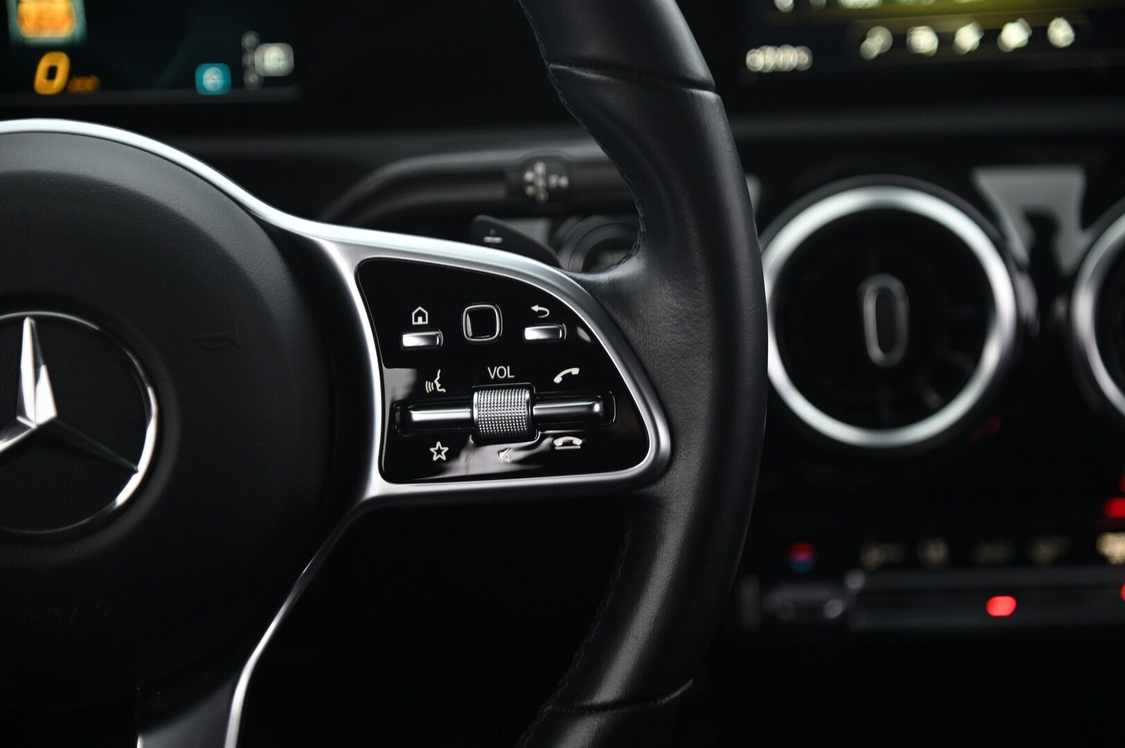Mercedes-Benz CLA 2021 180 A Shooting Brake Business Progressive - Tarkemmat tiedot tulossa!