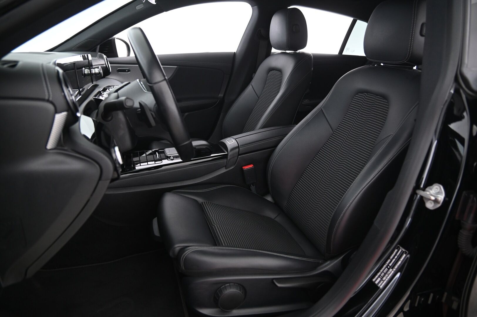 Mercedes-Benz CLA 2021 180 A Shooting Brake Business Progressive - Tarkemmat tiedot tulossa!