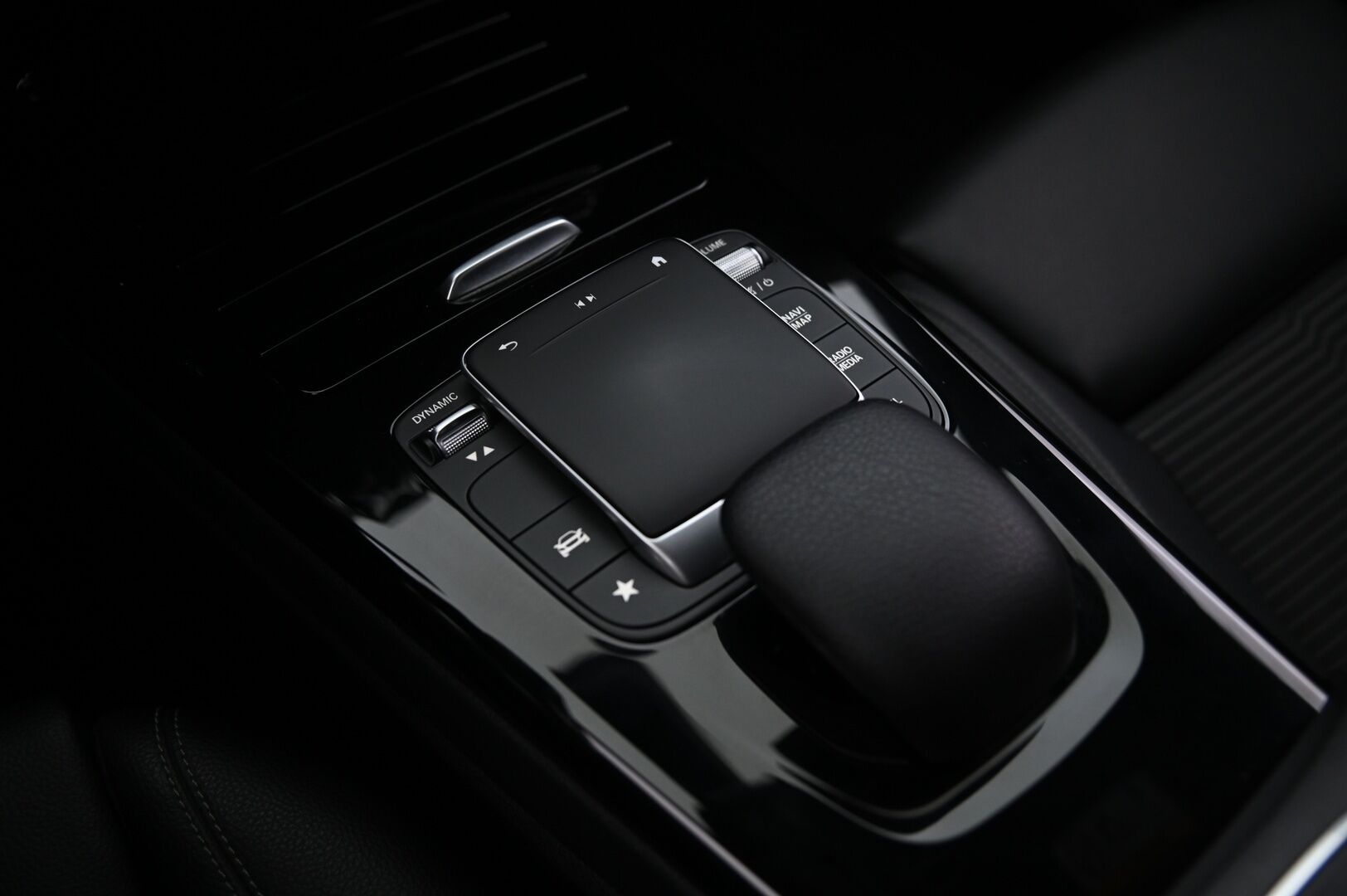 Mercedes-Benz CLA 2021 180 A Shooting Brake Business Progressive - Tarkemmat tiedot tulossa!