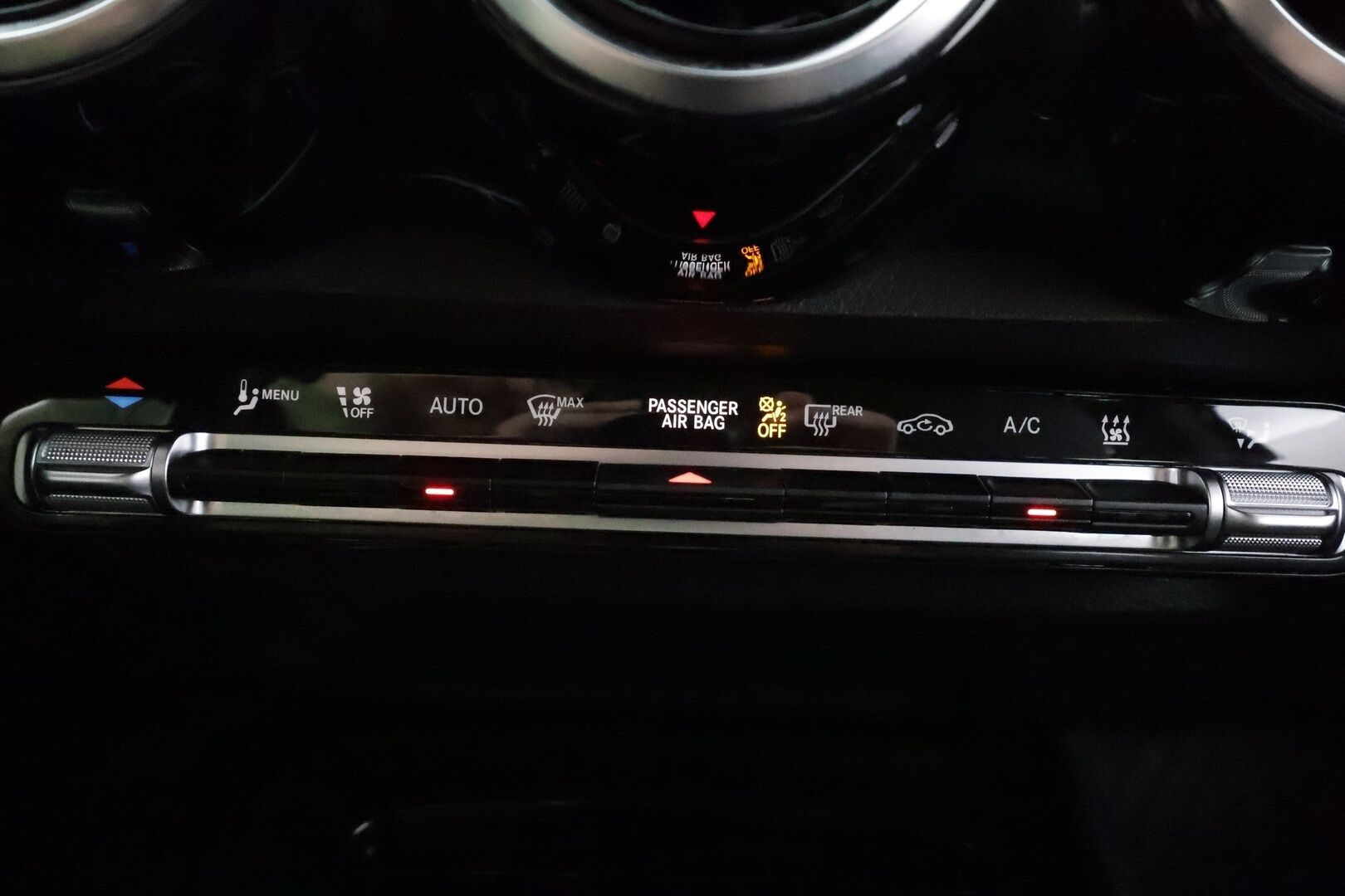 Mercedes-Benz GLB 2022 200 d 4MATIC A Business * Webasto / Koukku / LED-High Performance / P.Kamera / Sportpenkit / Navi / Kaistavahti * - 1-om Suomi-auto / Kahdet renkaat - HULLUT BLACKWEEK JATKOT - KORKOTARJOUS 2,49%