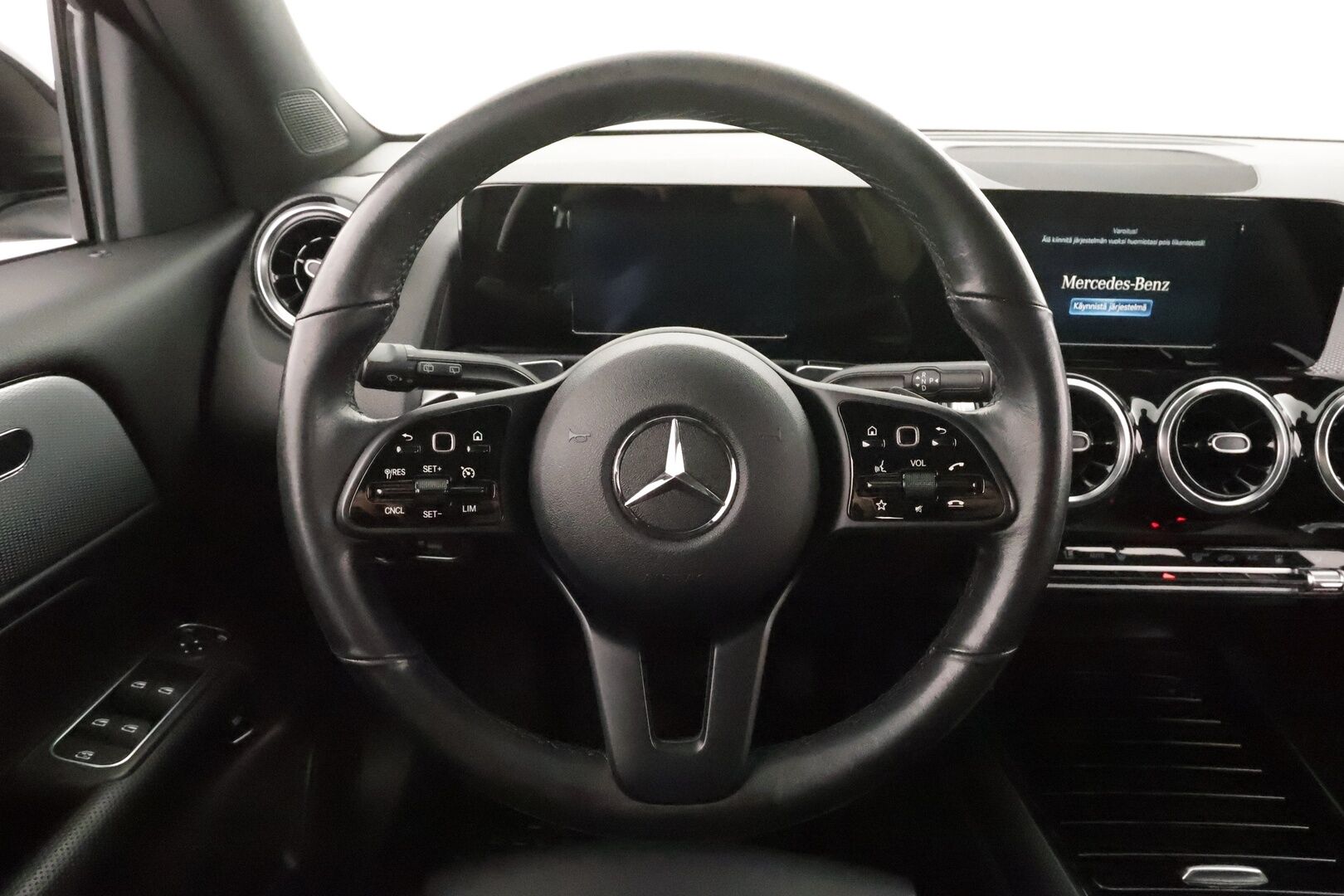 Mercedes-Benz GLB 2022 200 d 4MATIC A Business * Webasto / Koukku / LED-High Performance / P.Kamera / Sportpenkit / Navi / Kaistavahti * - 1-om Suomi-auto / Kahdet renkaat - HULLUT BLACKWEEK JATKOT - KORKOTARJOUS 2,49%