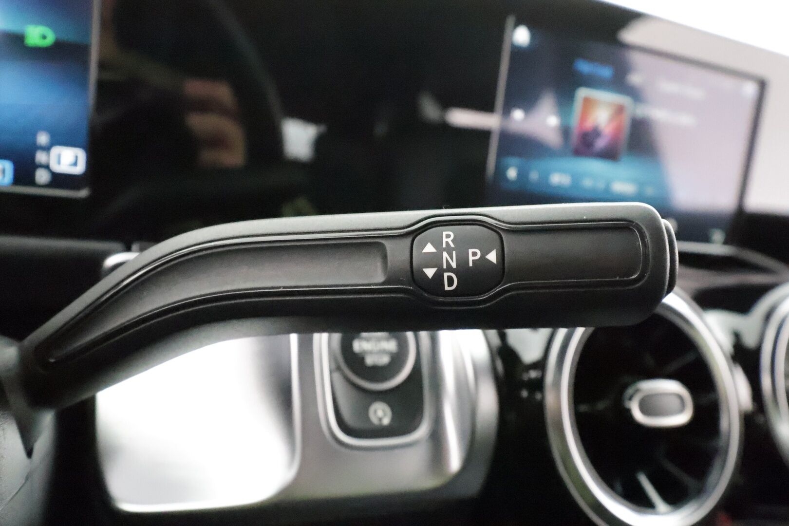 Mercedes-Benz GLB 2022 200 d 4MATIC A Business * Webasto / Koukku / LED-High Performance / P.Kamera / Sportpenkit / Navi / Kaistavahti * - 1-om Suomi-auto / Kahdet renkaat - HULLUT BLACKWEEK JATKOT - KORKOTARJOUS 2,49%