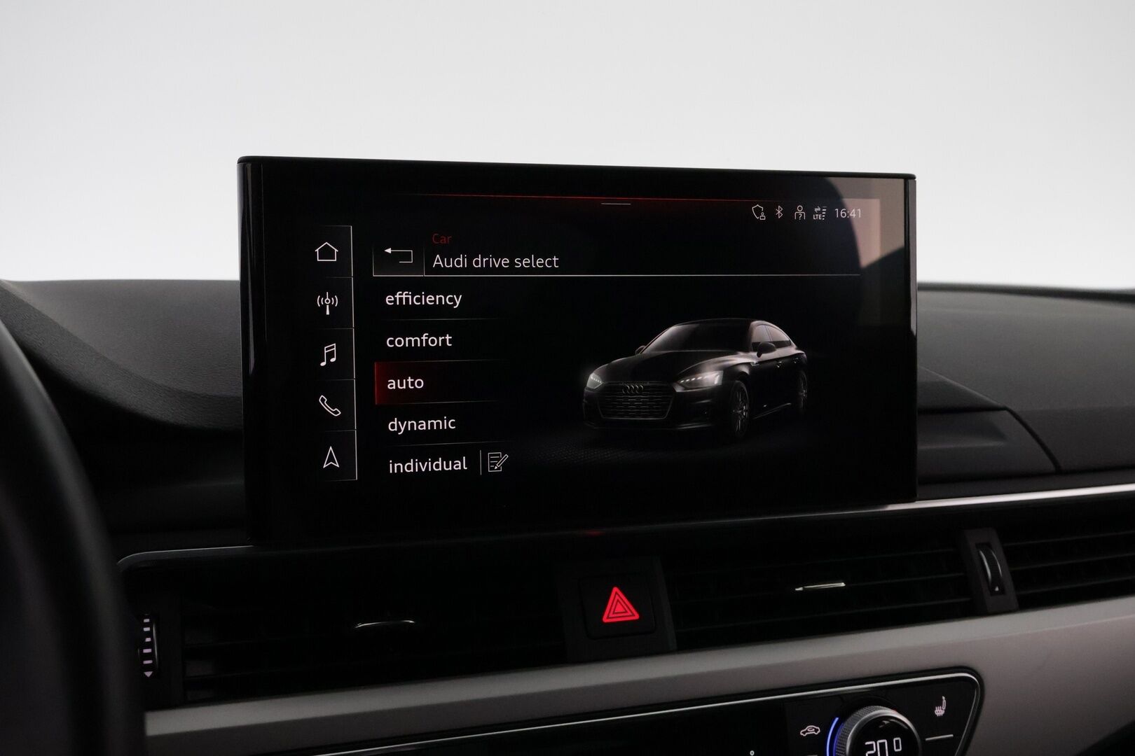 Audi A5 2022 Sportback Business Advanced 30 TDI S tronic * Webasto / Peruutuskamera / Matrix LED / Vetokoukku / Sporttipenkit * - Kahdet renkaat aluvanteilla / Juuri huollettu - HULLUT AVAJAISHULINAT KORKOTARJOUS 3,29 %