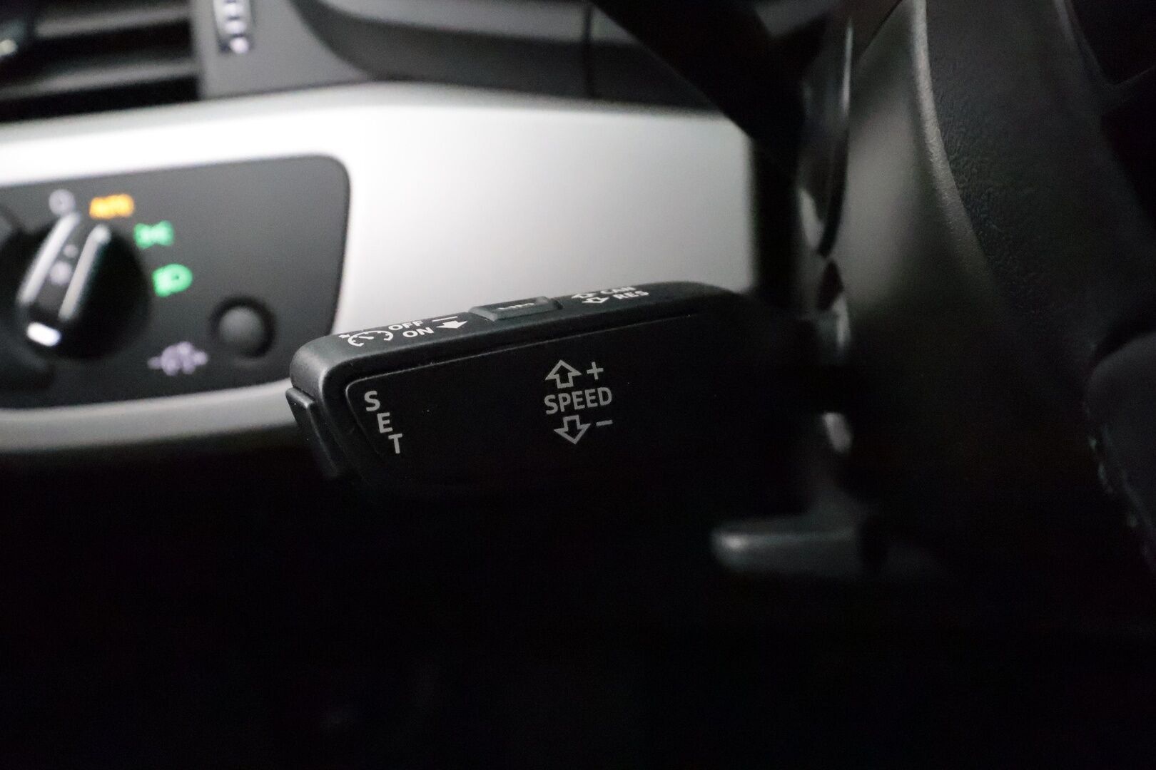 Audi A5 2022 Sportback Business Advanced 30 TDI S tronic * Webasto / Peruutuskamera / Matrix LED / Vetokoukku / Sporttipenkit * - Kahdet renkaat aluvanteilla / Juuri huollettu - HULLUT AVAJAISHULINAT KORKOTARJOUS 3,29 %