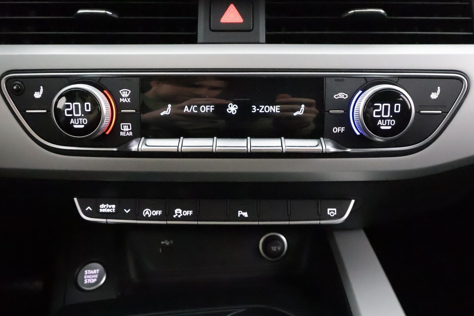 Audi A5 2022 Sportback Business Advanced 30 TDI S tronic * Webasto / Peruutuskamera / Matrix LED / Vetokoukku / Sporttipenkit * - Kahdet renkaat aluvanteilla / Juuri huollettu - HULLUT AVAJAISHULINAT KORKOTARJOUS 3,29 %