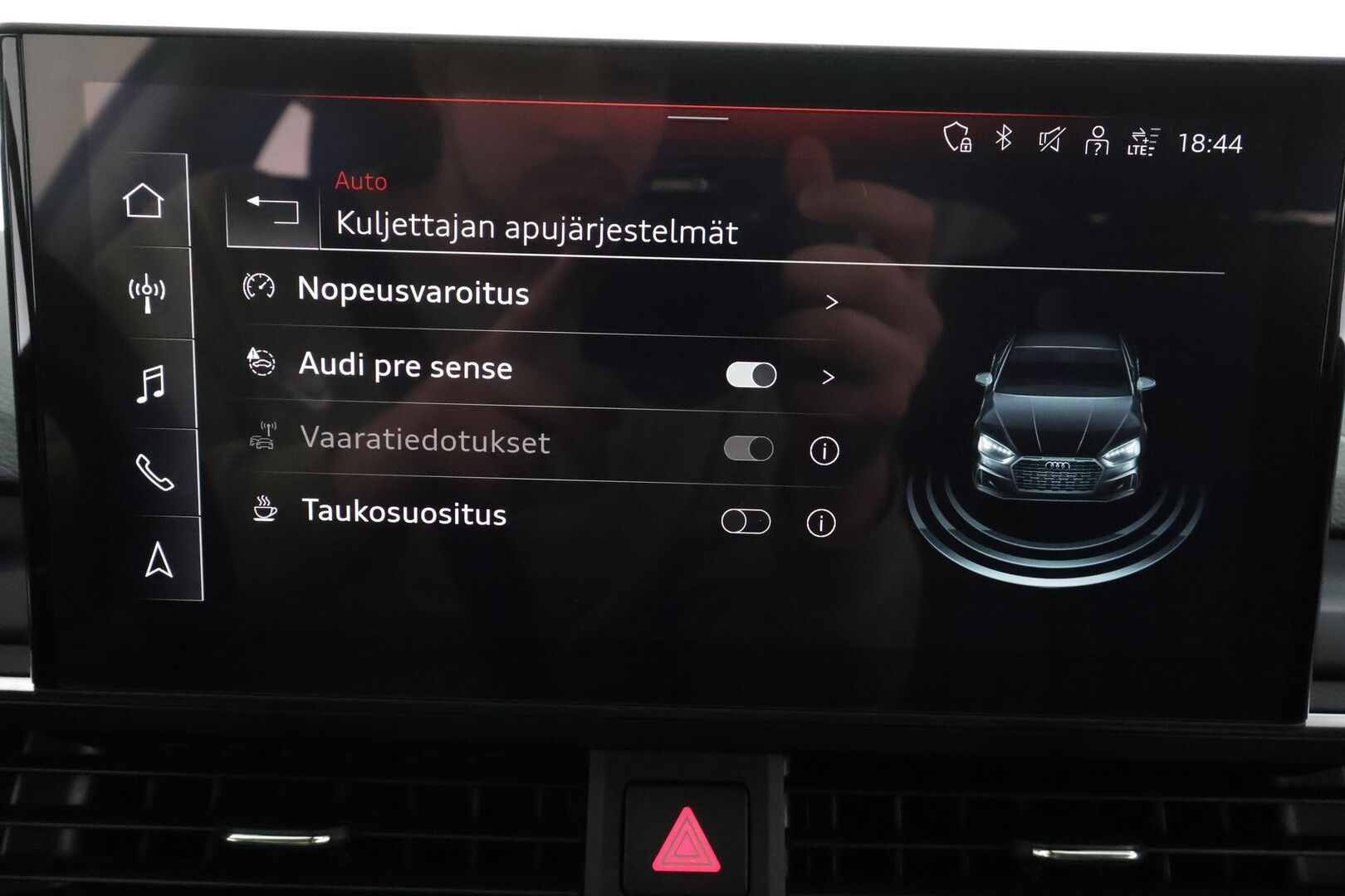 Audi A5 2022 Sportback Business Advanced 30 TDI S tronic * Webasto / Vakkari / P.kamera / Matrix LED / Koukku / Sporttipenkit * - Kahdet renkaat aluvanteilla / Juuri huollettu - HULLUT BLACKWEEK JATKOT - KORKOTARJOUS 2,49%