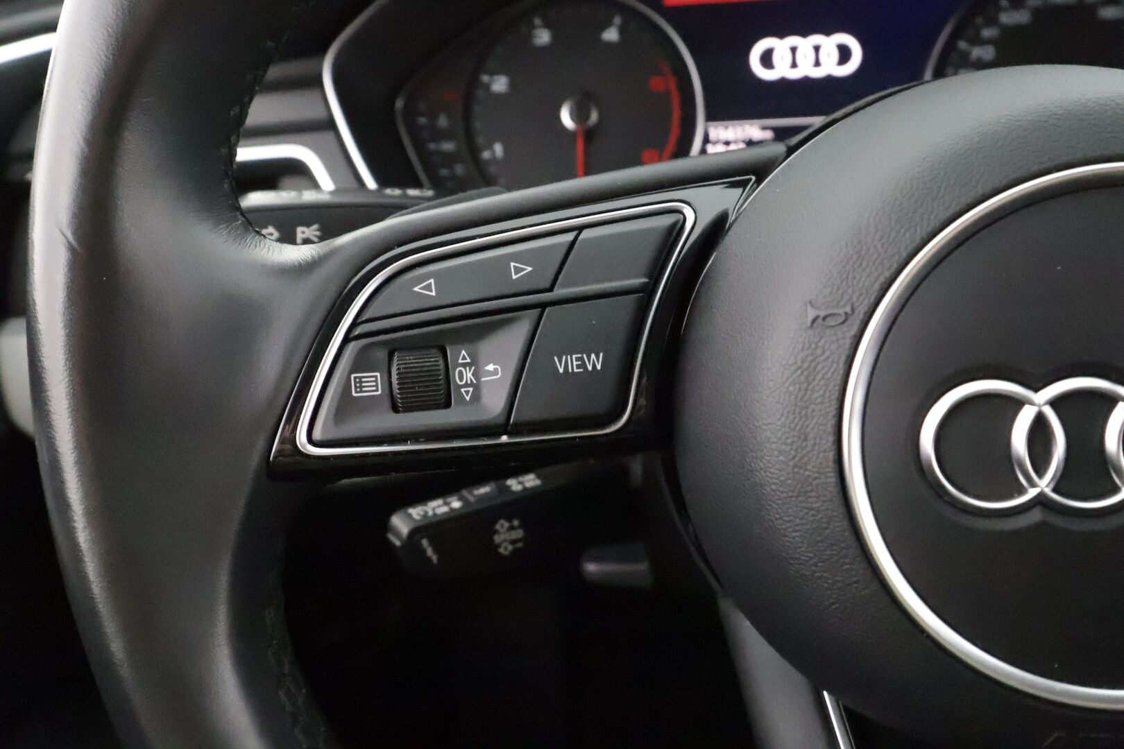 Audi A5 2022 Sportback Business Advanced 30 TDI S tronic * Webasto / Vakkari / P.kamera / Matrix LED / Koukku / Sporttipenkit * - Kahdet renkaat aluvanteilla / Juuri huollettu - HULLUT BLACKWEEK JATKOT - KORKOTARJOUS 2,49%