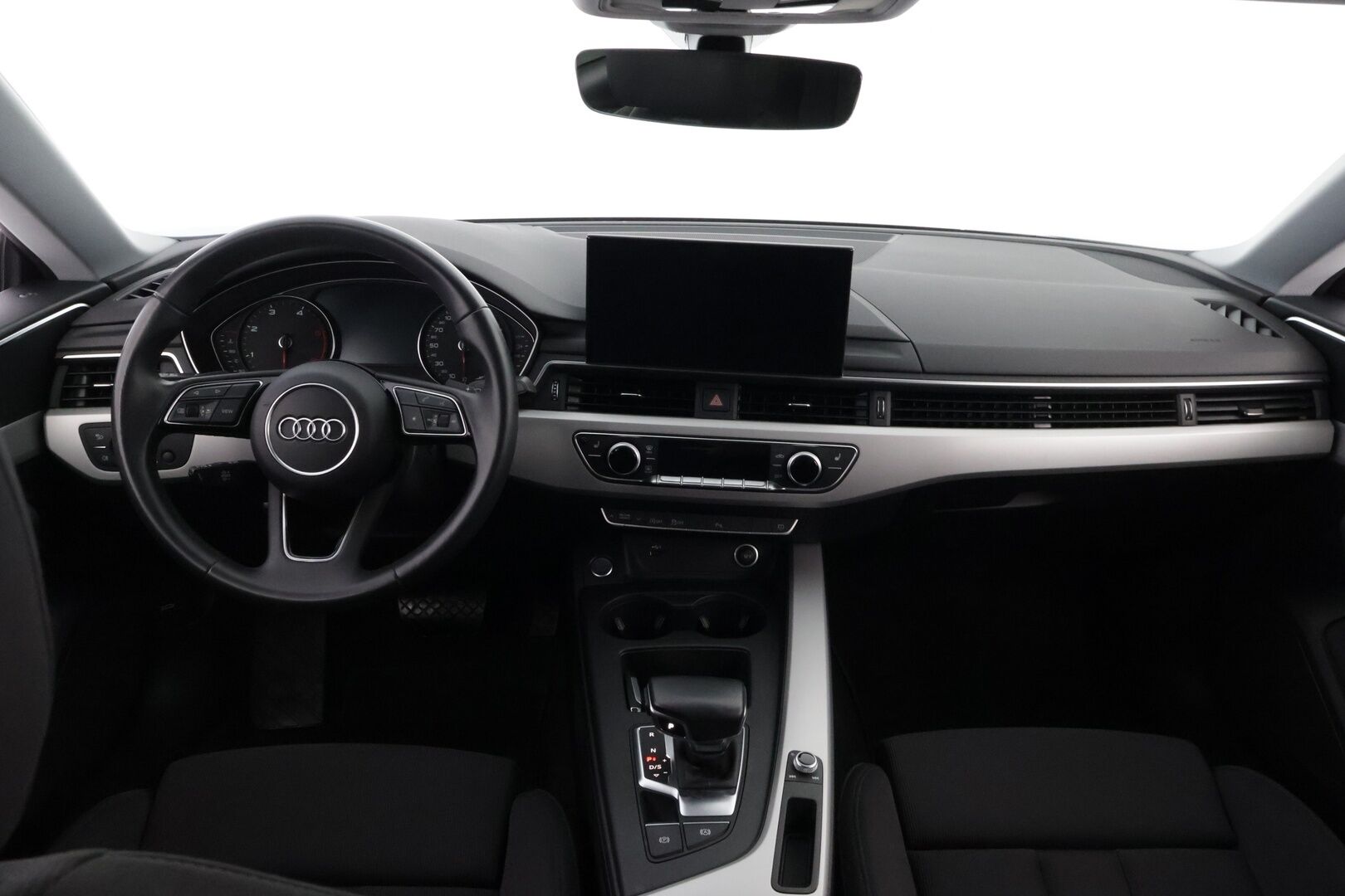 Audi A5 2022 Sportback Business Advanced 30 TDI S tronic * Webasto / Peruutuskamera / Matrix LED / Vetokoukku / Sporttipenkit * - Kahdet renkaat aluvanteilla / Juuri huollettu - HULLUT AVAJAISHULINAT KORKOTARJOUS 3,29 %