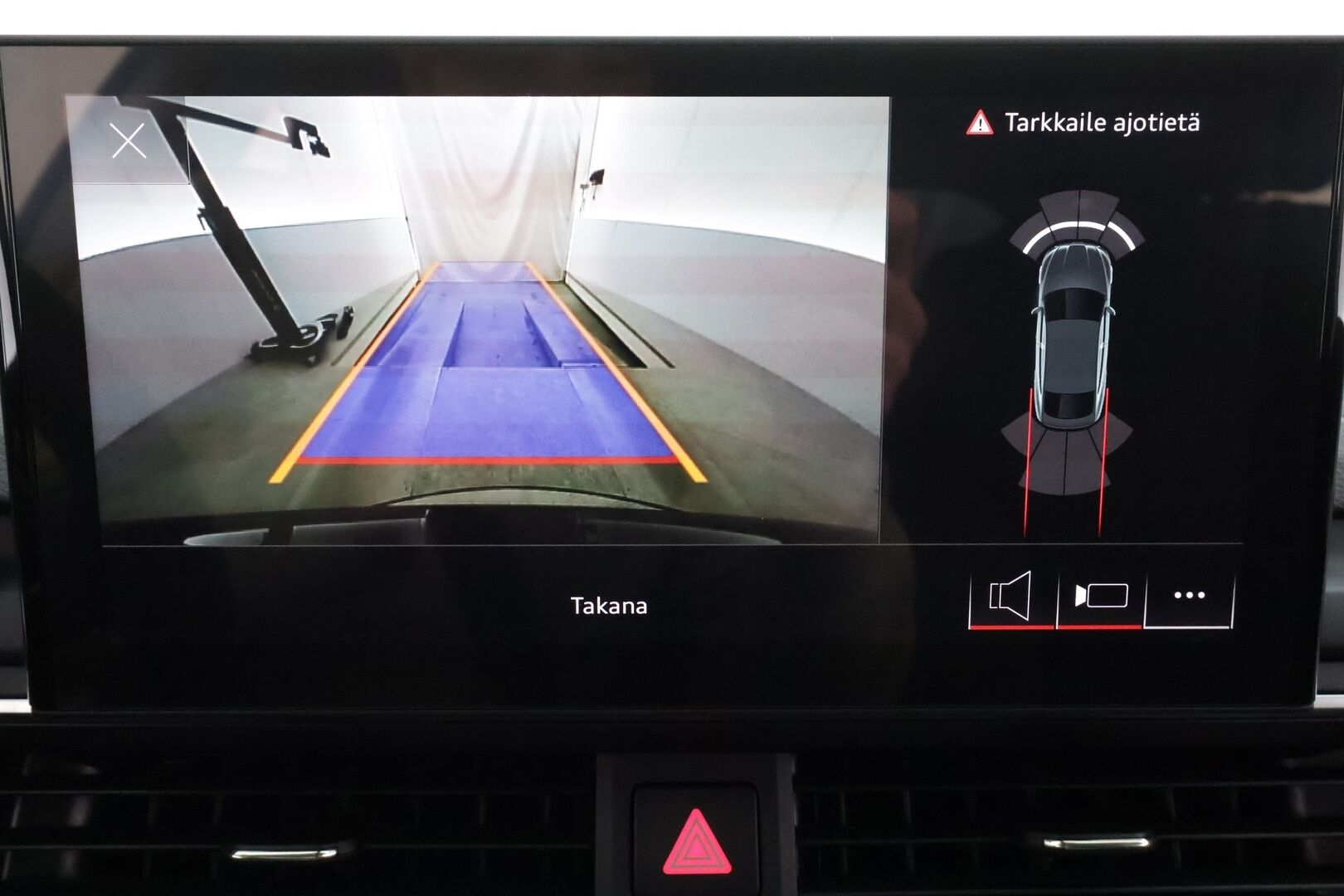 Audi A5 2022 Sportback Business Advanced 30 TDI S tronic * Webasto / Peruutuskamera / Matrix LED / Vetokoukku / Sporttipenkit * - Kahdet renkaat aluvanteilla / Juuri huollettu - HULLUT AVAJAISHULINAT KORKOTARJOUS 3,29 %