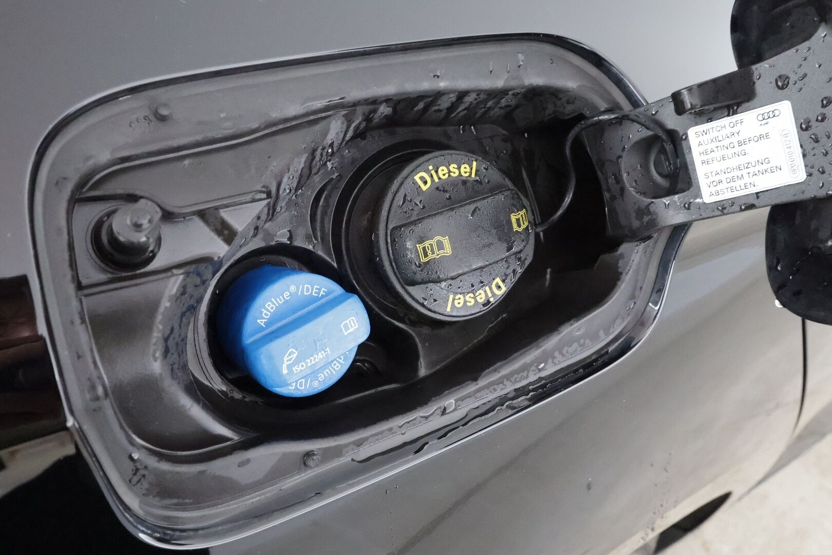 Audi A5 2022 Sportback Business Advanced 30 TDI S tronic * Webasto / Peruutuskamera / Matrix LED / Vetokoukku / Sporttipenkit * - Kahdet renkaat aluvanteilla / Juuri huollettu - HULLUT AVAJAISHULINAT KORKOTARJOUS 3,29 %