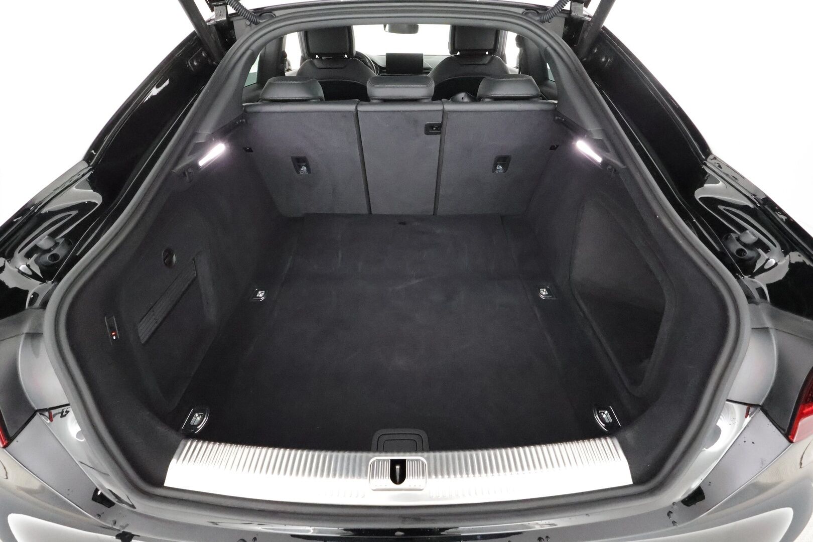 Audi A5 2022 Sportback Business Advanced 35 TFSI MHEV S tronic* Facelift / Matrix LED / Koukku / Webasto / P.kamera / Sporttipenkit - 1.Om Suomi auto / 2x renkaat alumiini vanteilla - HULLU BLACKWEEK KORKOTARJOUS 2,49%