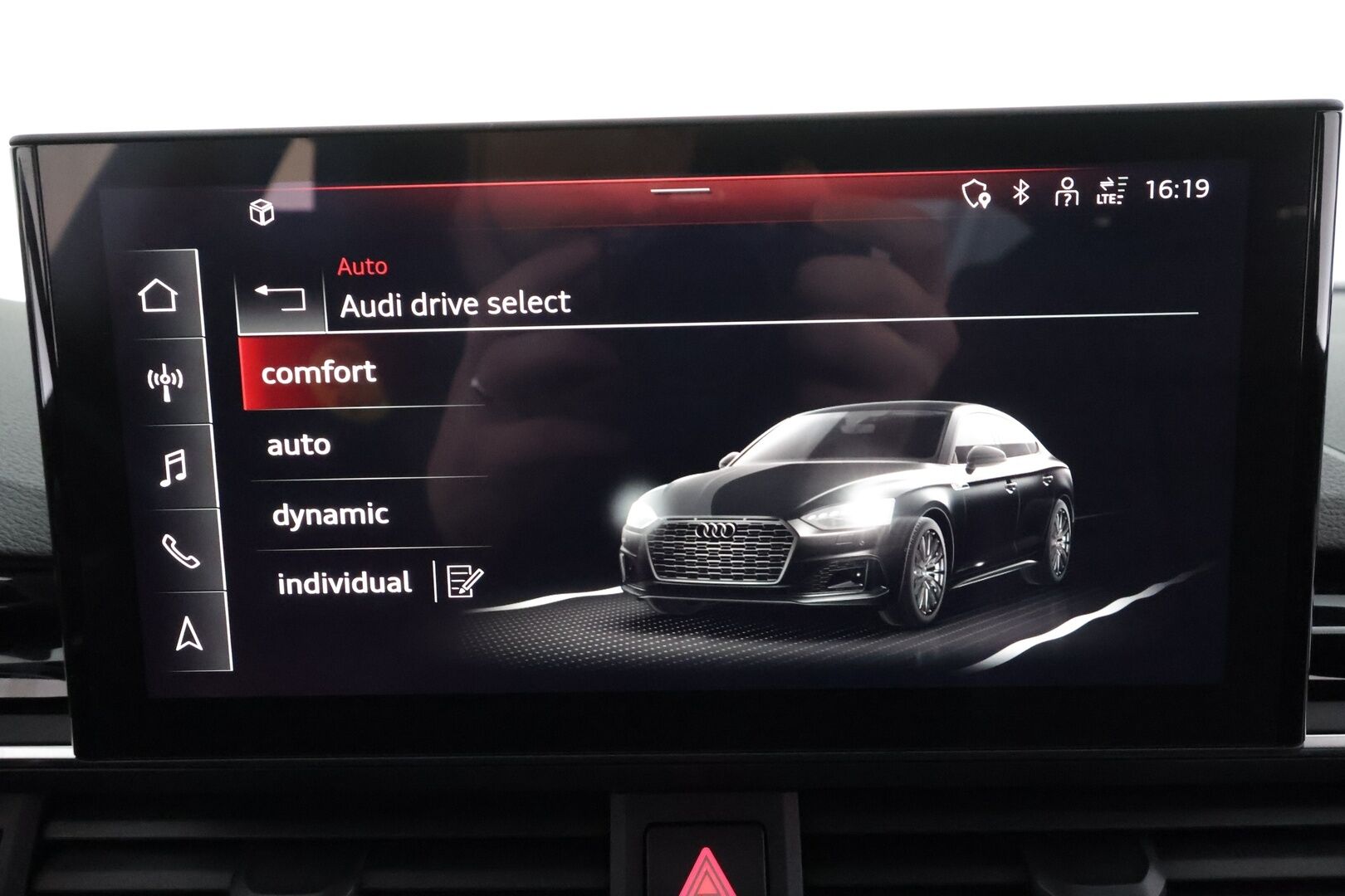 Audi A5 2022 Sportback Business Advanced 35 TFSI MHEV S tronic* Facelift / Matrix LED / Koukku / Webasto / P.kamera / Sporttipenkit - 1.Om Suomi auto / 2x renkaat alumiini vanteilla - HULLU BLACKWEEK KORKOTARJOUS 2,49%