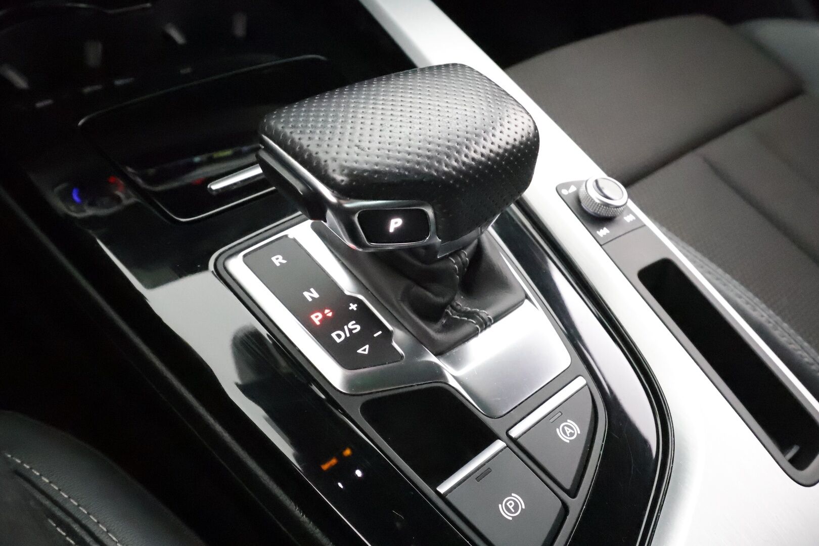 Audi A5 2022 Sportback Business Advanced 35 TFSI MHEV S tronic* Facelift / Matrix LED / Koukku / Webasto / P.kamera / Sporttipenkit - 1.Om Suomi auto / 2x renkaat alumiini vanteilla - HULLU BLACKWEEK KORKOTARJOUS 2,49%