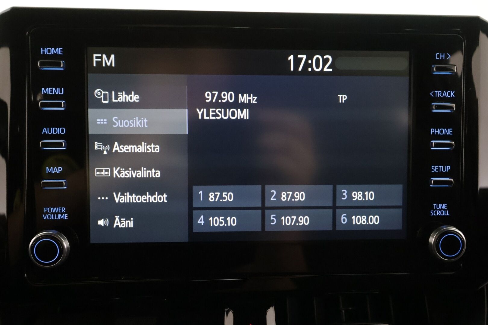 Toyota Corolla 2021 Touring Sports 1,8 Hybrid Active Edition - | ACC | Webasto | Koukku | P.kamera | Navi | Apple & Android | Keyless | LED | LTA | Lämm. ratti | Sähk. takaluukku | Merkkihuollot | 2x renkaat aluin |