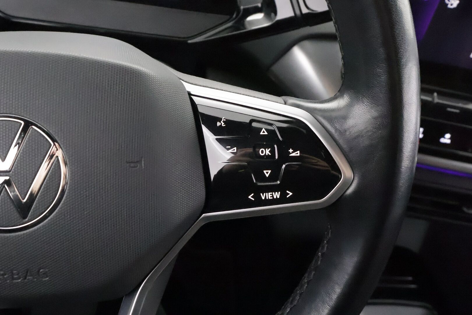 Volkswagen ID.4 2021 Pro Performance 1ST 150 kW, akku 77 kWh - | ACC | ILP | Koukku | P.Kamera | LED | Puolinahat | Digimittaristo | Apple&Android | 1.Om Suomi-auto | Kahdet Renkaat | Merkkihuollettu |