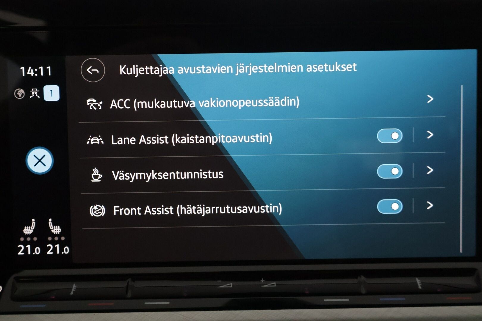 Volkswagen Golf 2022 Variant 1,5 eTSI 96 kW (MHEV) DSG-automaatti - | Juuri saapunut! | ACC | Peruutuskamera | PA-lämmitin kauko-ohjauksella | Koukku | LED-ajovalot |
