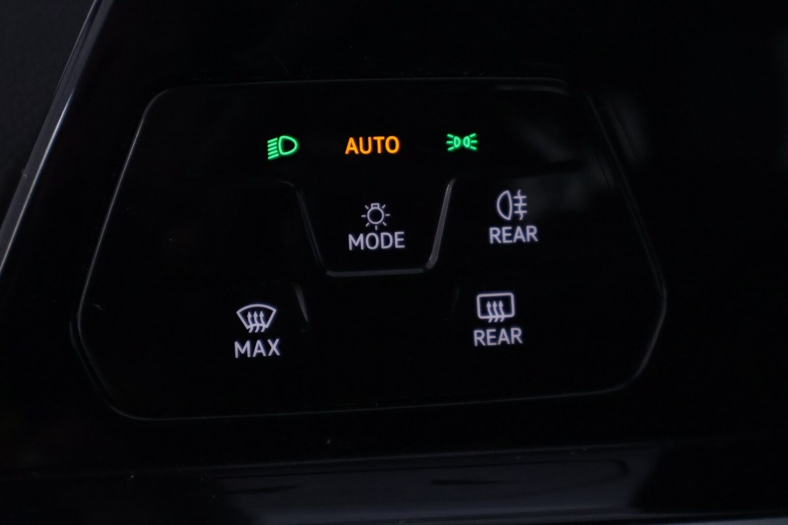 Volkswagen Golf 2022 Variant 1,5 eTSI 96 kW (MHEV) DSG-automaatti - | Juuri saapunut! | ACC | Peruutuskamera | PA-lämmitin kauko-ohjauksella | Koukku | LED-ajovalot |