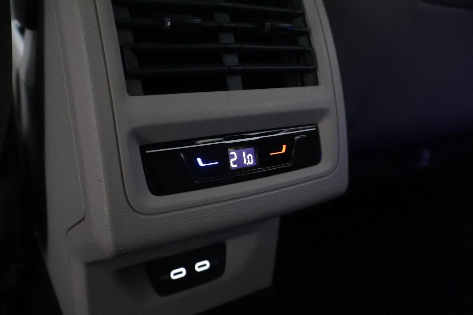 Volkswagen Golf 2022 Variant 1,5 eTSI 96 kW (MHEV) DSG-automaatti - | Juuri saapunut! | ACC | Peruutuskamera | PA-lämmitin kauko-ohjauksella | Koukku | LED-ajovalot |