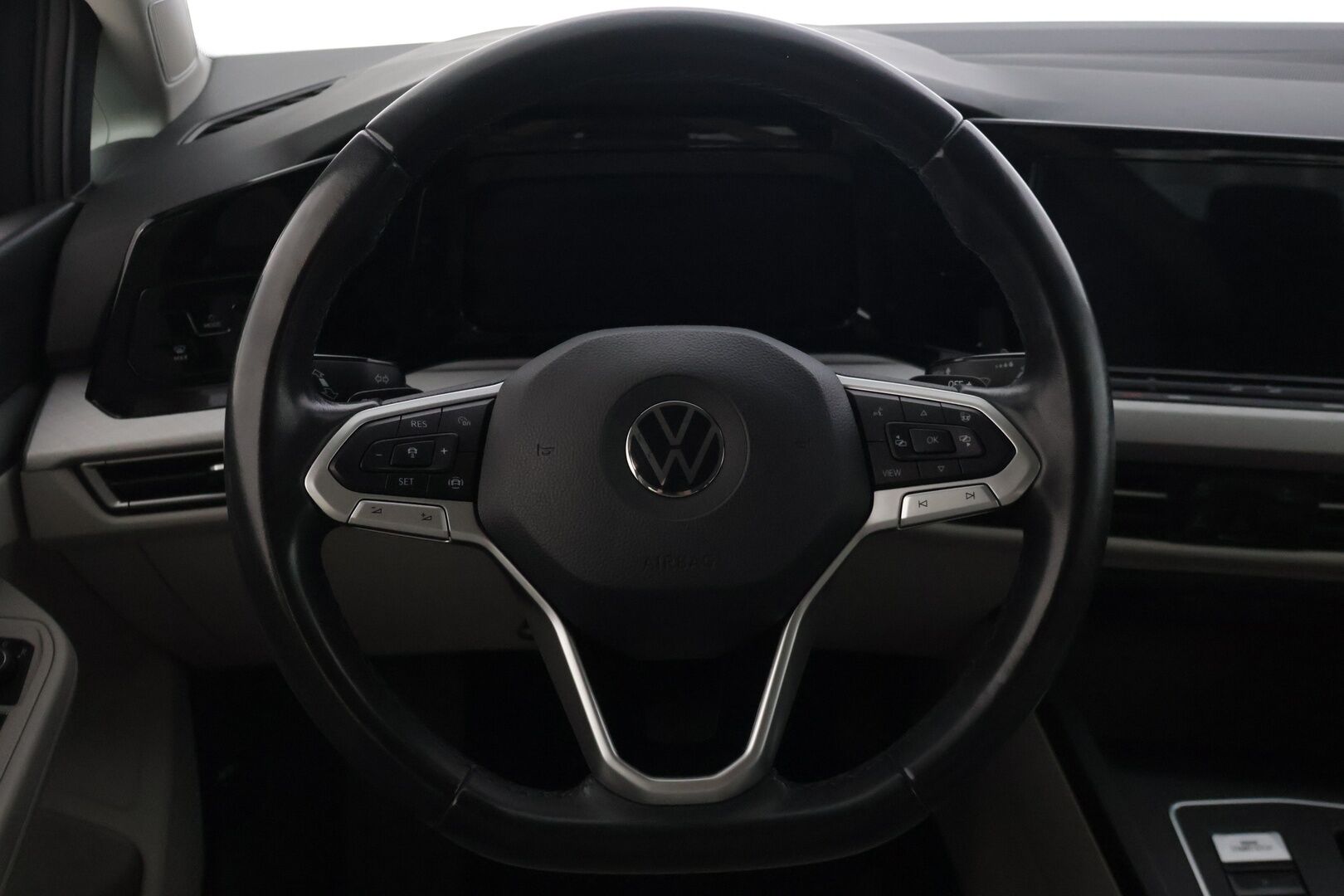 Volkswagen Golf 2022 Variant 1,5 eTSI 96 kW (MHEV) DSG-automaatti - | Juuri saapunut! | ACC | Peruutuskamera | PA-lämmitin kauko-ohjauksella | Koukku | LED-ajovalot |
