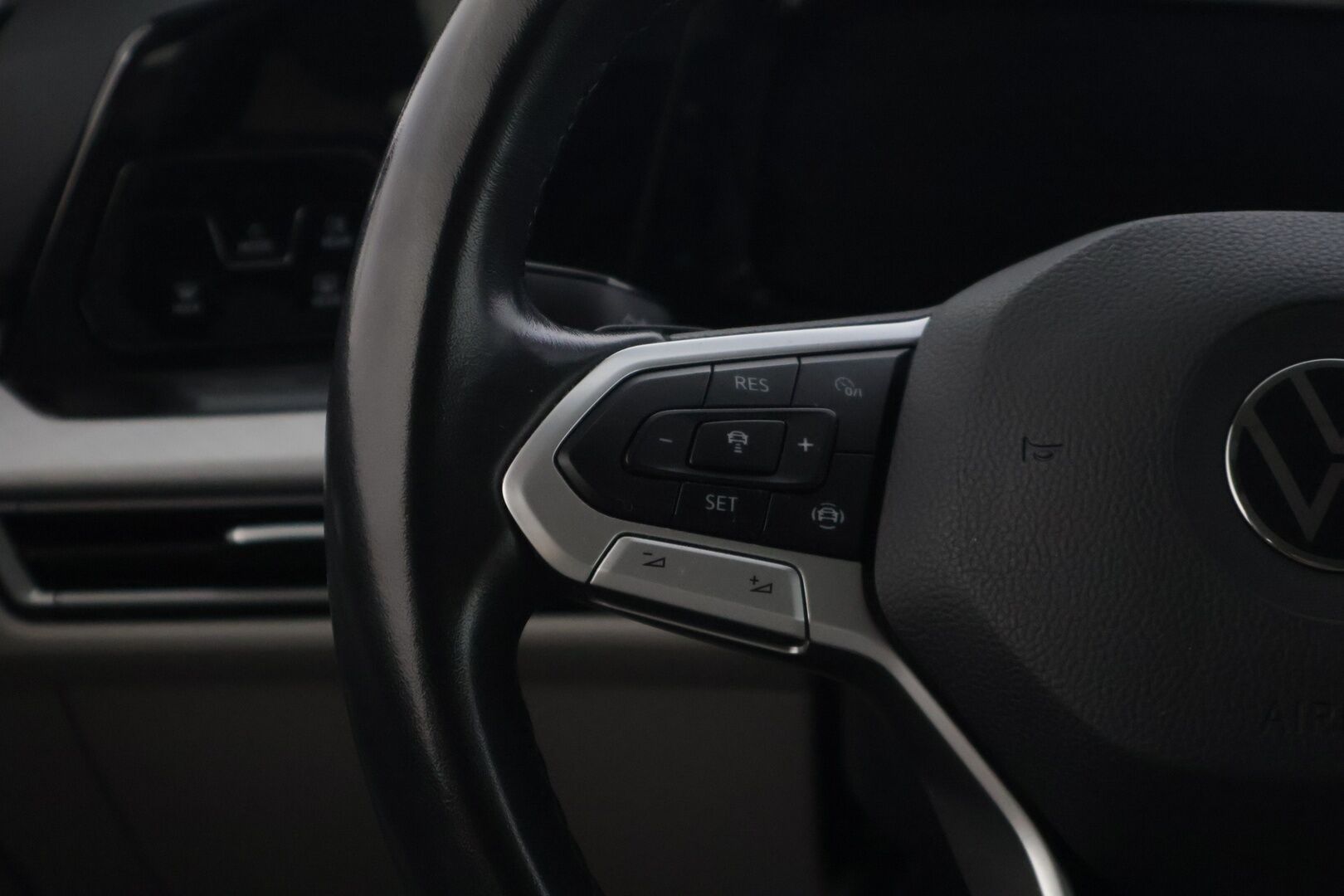 Volkswagen Golf 2022 Variant 1,5 eTSI 96 kW (MHEV) DSG-automaatti - | Juuri saapunut! | ACC | Peruutuskamera | PA-lämmitin kauko-ohjauksella | Koukku | LED-ajovalot |