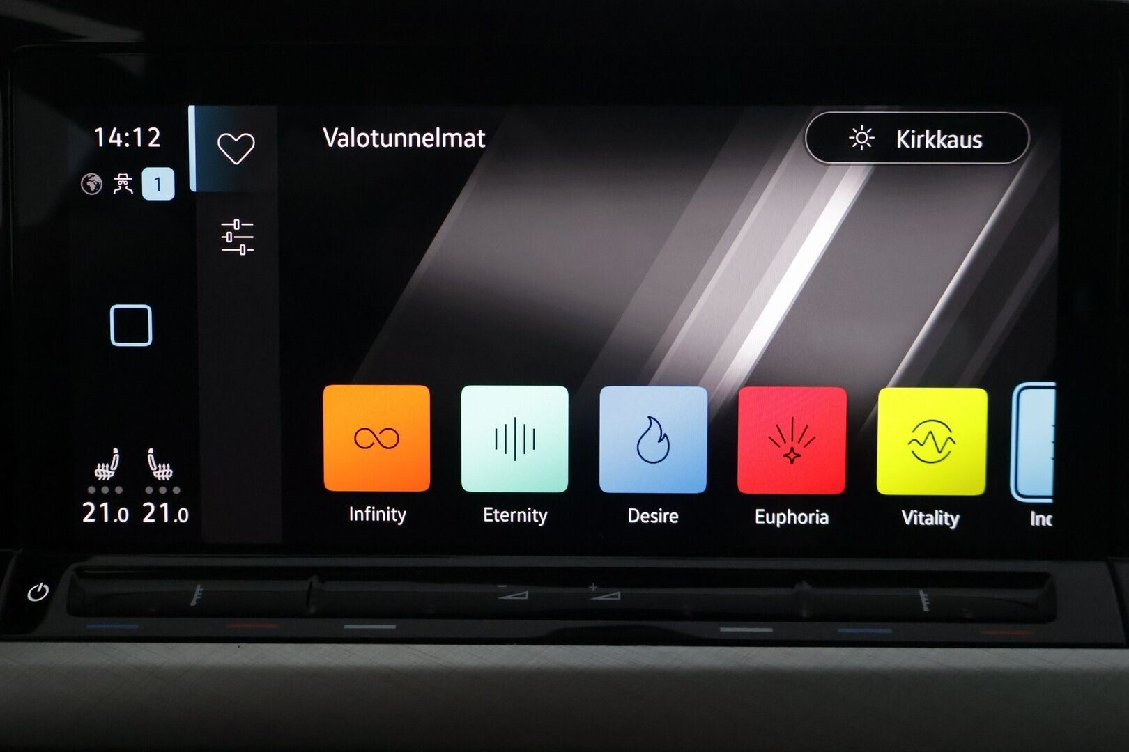 Volkswagen Golf 2022 Variant 1,5 eTSI 96 kW (MHEV) DSG-automaatti - | Juuri saapunut! | ACC | Peruutuskamera | PA-lämmitin kauko-ohjauksella | Koukku | LED-ajovalot |