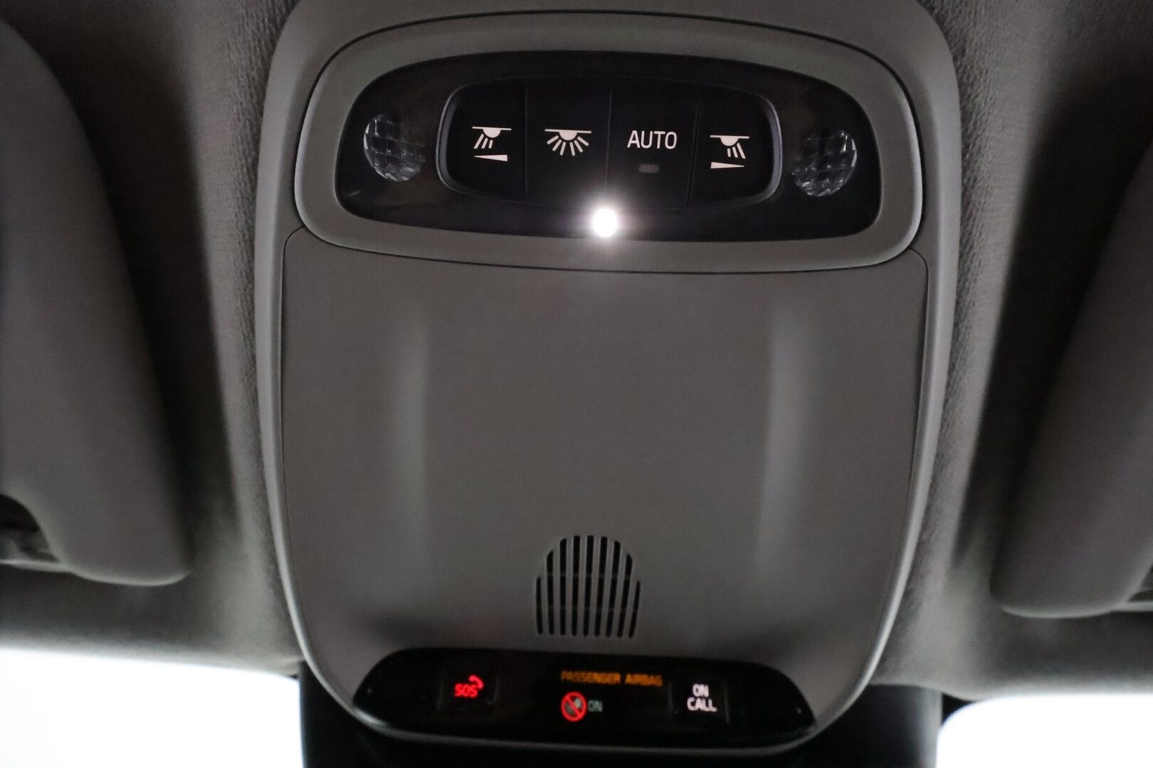 Volvo XC40 2023 T5 TwE Plus Bright aut **ACC / H&K / P.kamera / Muistipenkki / BLIS / Navi / LED / Mustat nahat** - 1.Om Suomi-auto / Kahdet renkaat aluvanteilla / Merkkihuollettu