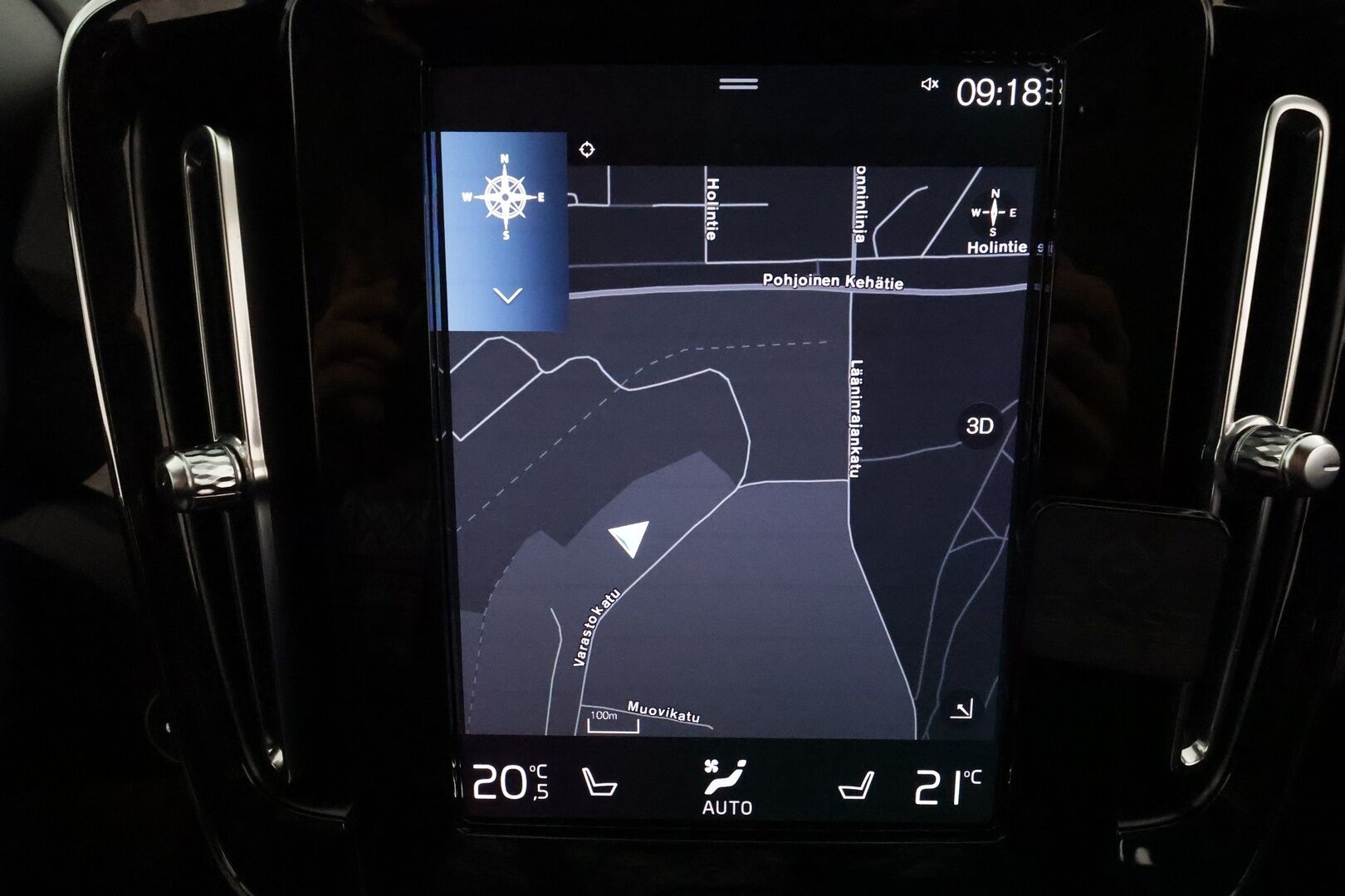 Volvo XC40 2023 T5 TwE Plus Bright aut **ACC / H&K / P.kamera / Muistipenkki / BLIS / Navi / LED / Mustat nahat** - 1.Om Suomi-auto / Kahdet renkaat aluvanteilla / Merkkihuollettu