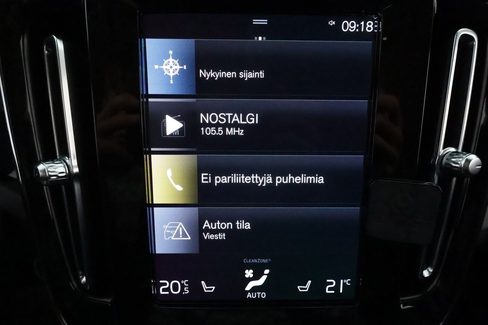 Volvo XC40 2023 T5 TwE Plus Bright aut **ACC / H&K / P.kamera / Muistipenkki / BLIS / Navi / LED / Mustat nahat** - 1.Om Suomi-auto / Kahdet renkaat aluvanteilla / Merkkihuollettu
