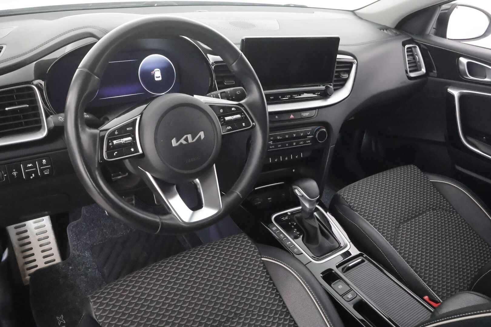 Kia XCeed 2023 1,5 T-GDI Mild-Hybrid 160hv Business Premium DCT - | JBL | ACC | LED | P.Kamera | Navi | Katveavustin | Kaistavahti | Keyless | Digimittaristo | Sisätilanlämmitin | Ratinlämmitys | Apple&Android | 1-om Suomi-auto | Merkkihuollot | Kahdet renkaat | 