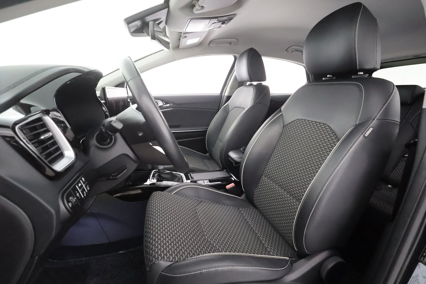 Kia XCeed 2023 1,5 T-GDI Mild-Hybrid 160hv Business Premium DCT - | JBL | ACC | LED | P.Kamera | Navi | Katveavustin | Kaistavahti | Keyless | Digimittaristo | Sisätilanlämmitin | Ratinlämmitys | Apple&Android | 1-om Suomi-auto | Merkkihuollot | Kahdet renkaat | 