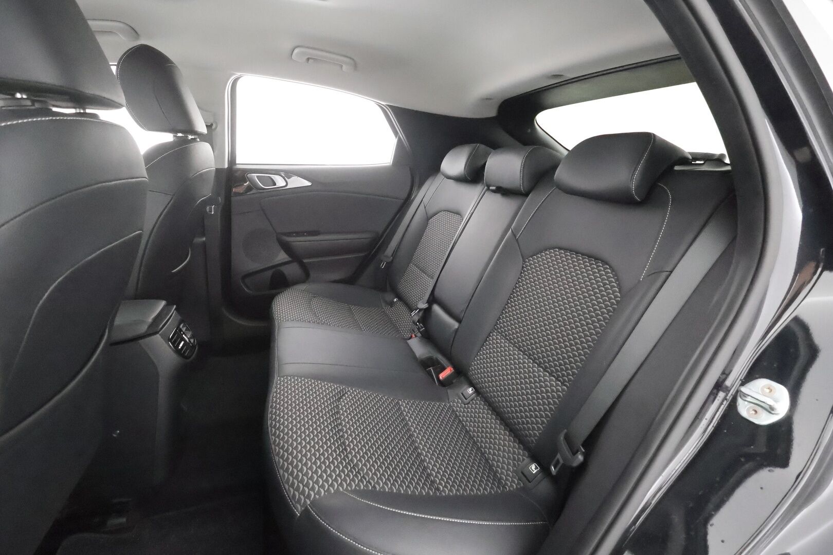Kia XCeed 2023 1,5 T-GDI Mild-Hybrid 160hv Business Premium DCT - | JBL | ACC | LED | P.Kamera | Navi | Katveavustin | Kaistavahti | Keyless | Digimittaristo | Sisätilanlämmitin | Ratinlämmitys | Apple&Android | 1-om Suomi-auto | Merkkihuollot | Kahdet renkaat | 
