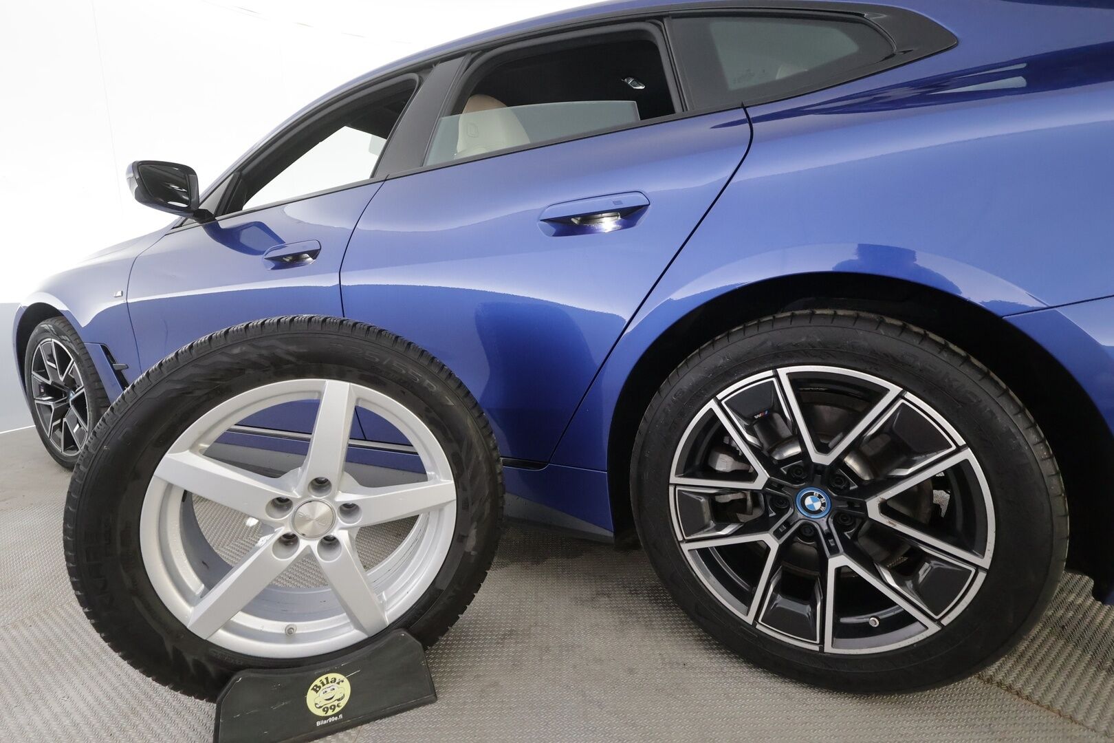 BMW i4 2023 eDrive40 M-Sport - | ACC | Lisälämmitin | LED | P.kamera | Widescreen | Sporttinahat | Comfort Access | Hifit | Suomi-auto | Merkkhuollettu | Kahdet Renkaat |