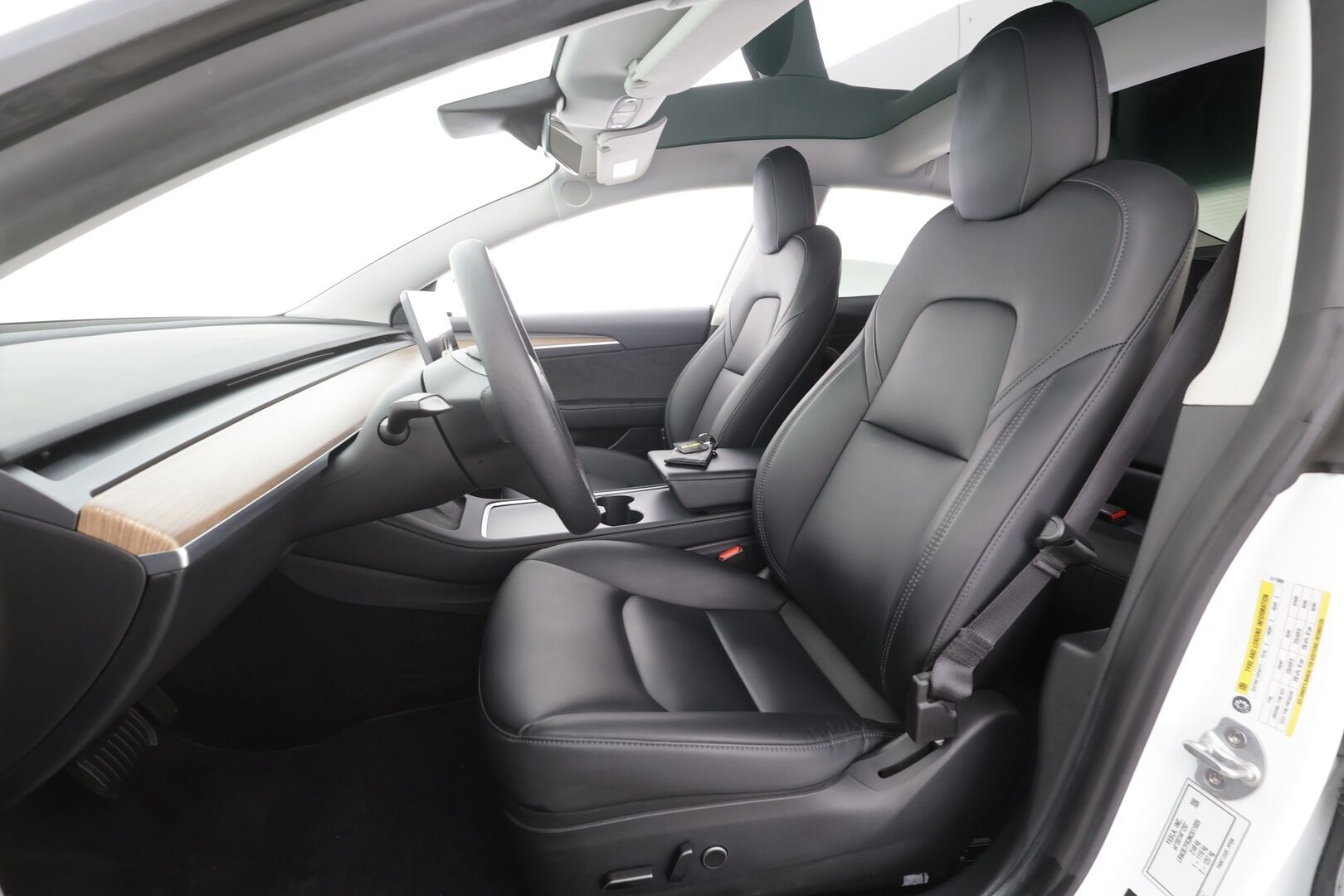 Tesla Model 3 2022 Standard Range Plus - | ILP | Lasikatto | ACC | Matrix-LED | P.Kamera | Muistipenkki | Premium Speakers | Navi | Kaistavahti | Keyless | Premium Connectivity | Kahdet renkaat | 2x Latauskaapelit |