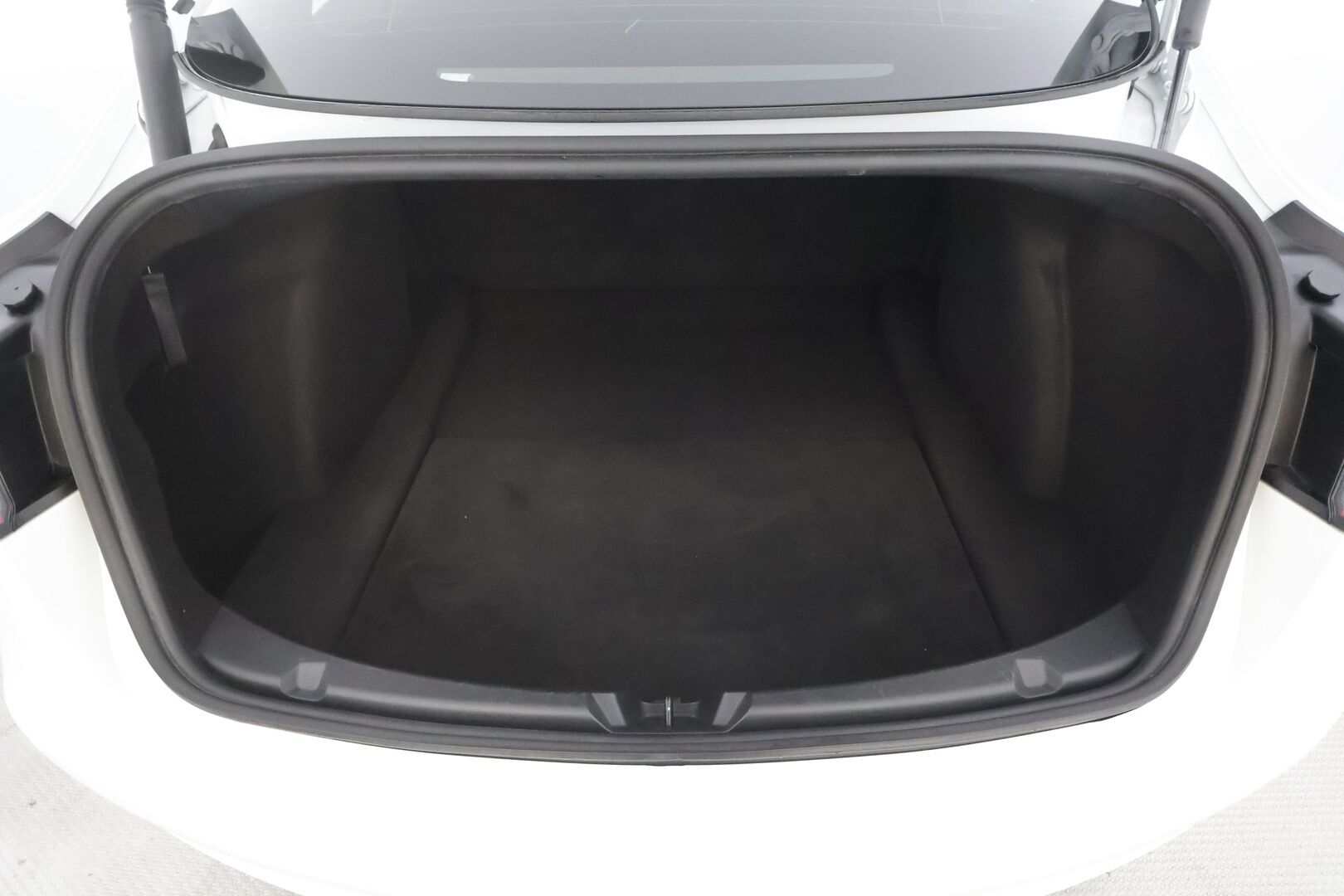 Tesla Model 3 2022 Standard Range Plus - | ILP | Lasikatto | ACC | Matrix-LED | P.Kamera | Muistipenkki | Premium Speakers | Navi | Kaistavahti | Keyless | Premium Connectivity | Kahdet renkaat | 2x Latauskaapelit |