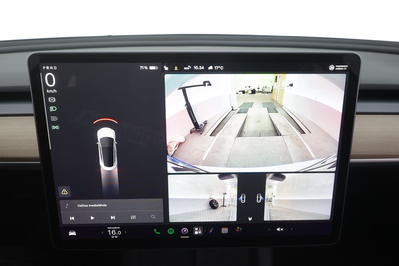 Tesla Model 3 2022 Standard Range Plus - | ILP | Lasikatto | ACC | Matrix-LED | P.Kamera | Muistipenkki | Premium Speakers | Navi | Kaistavahti | Keyless | Premium Connectivity | Kahdet renkaat | 2x Latauskaapelit |