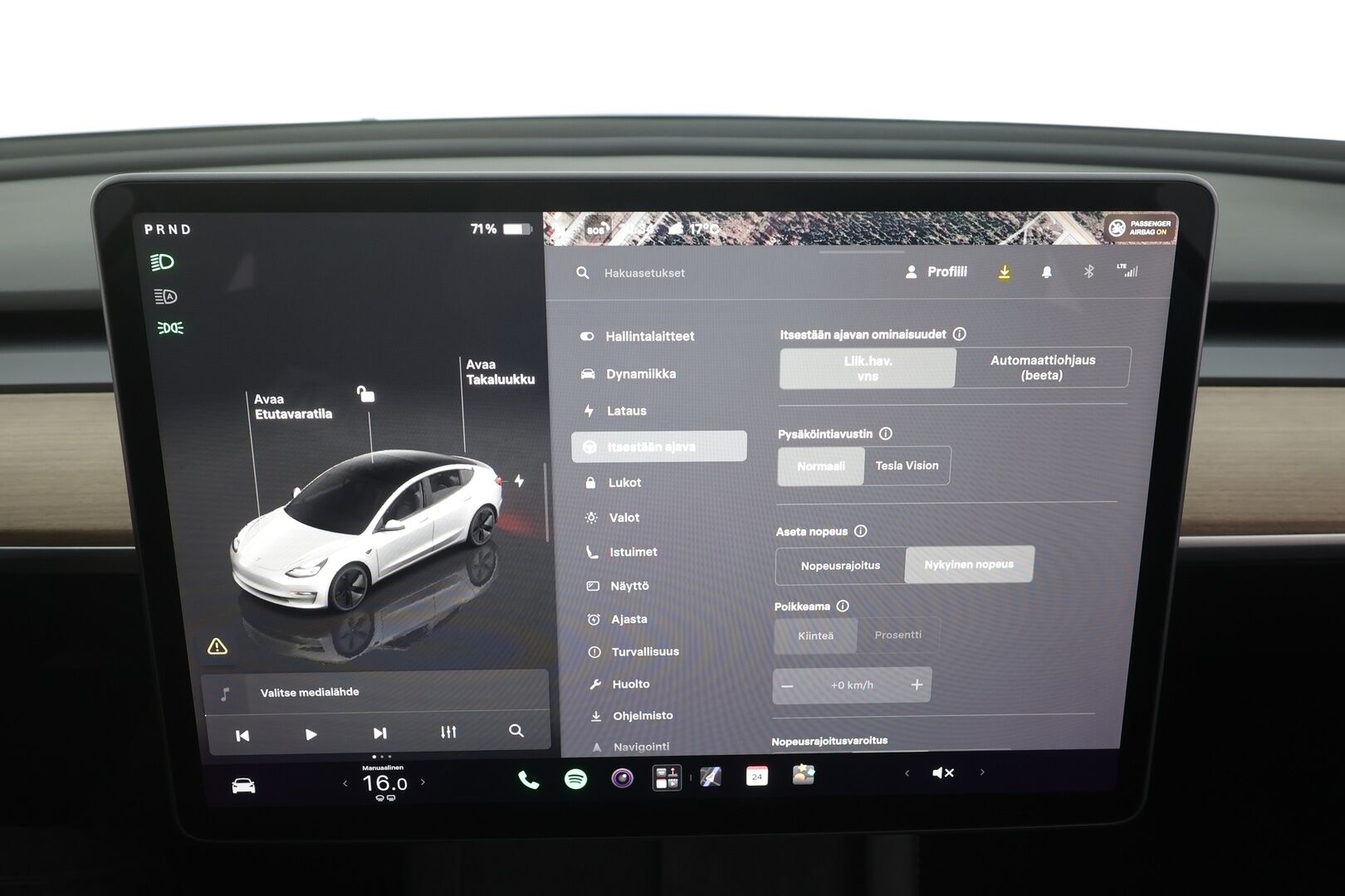 Tesla Model 3 2022 Standard Range Plus - | ILP | Lasikatto | ACC | Matrix-LED | P.Kamera | Muistipenkki | Premium Speakers | Navi | Kaistavahti | Keyless | Premium Connectivity | Kahdet renkaat | 2x Latauskaapelit |
