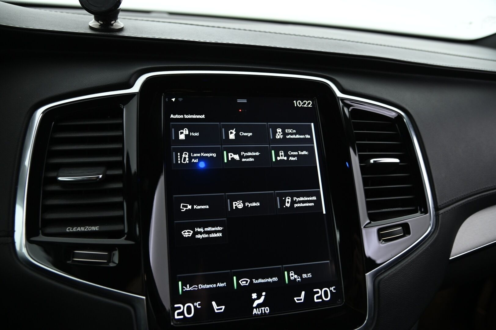 Volvo XC90 2016 T8 Twin Engine AWD R-Desing aut 7.P - 3,99 % KORKOTARJOUS TÄHÄN AUTOON - 31.5. ASTI! - SOH 84% / LED / HUD / ACC / Webasto / Koukku / P-kamera / Panorama 