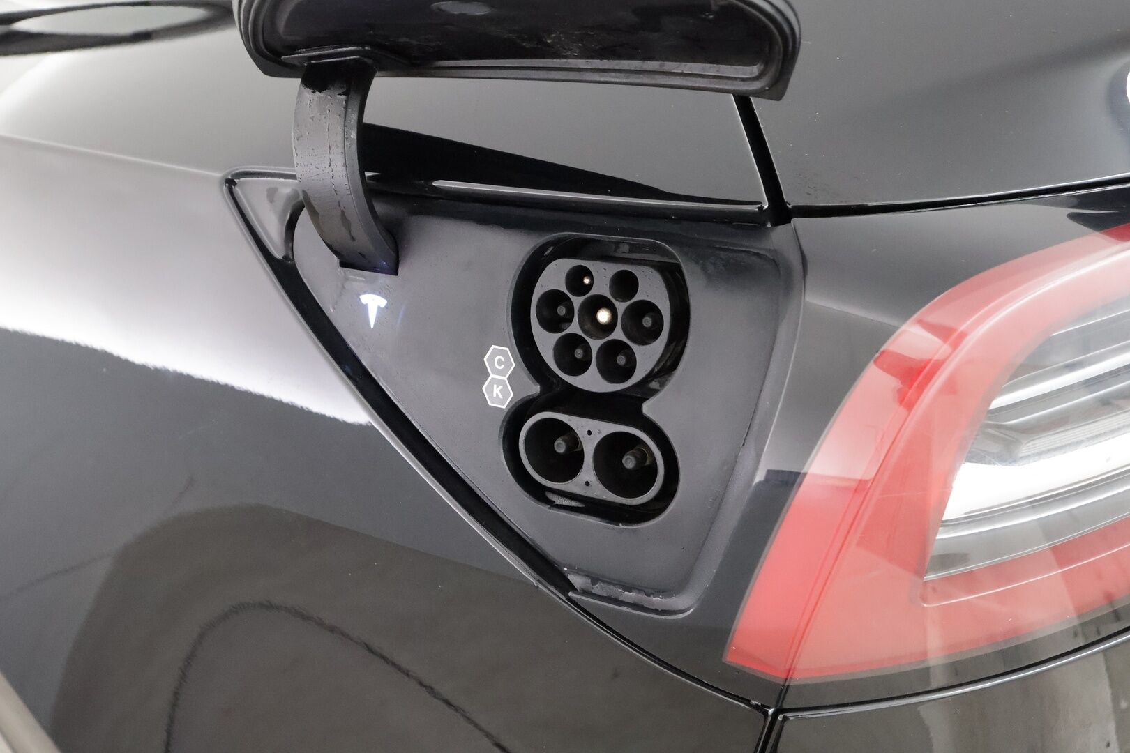 Tesla Model 3 2023 Standard Range Plus - | ACC | ILP | Ryzen | Lasikatto | Valkoiset nahat | Matrix-LED | Muistipenkki | P.kamera | Autosteer | Lämm. ratti | Sähk. takaluukku | 